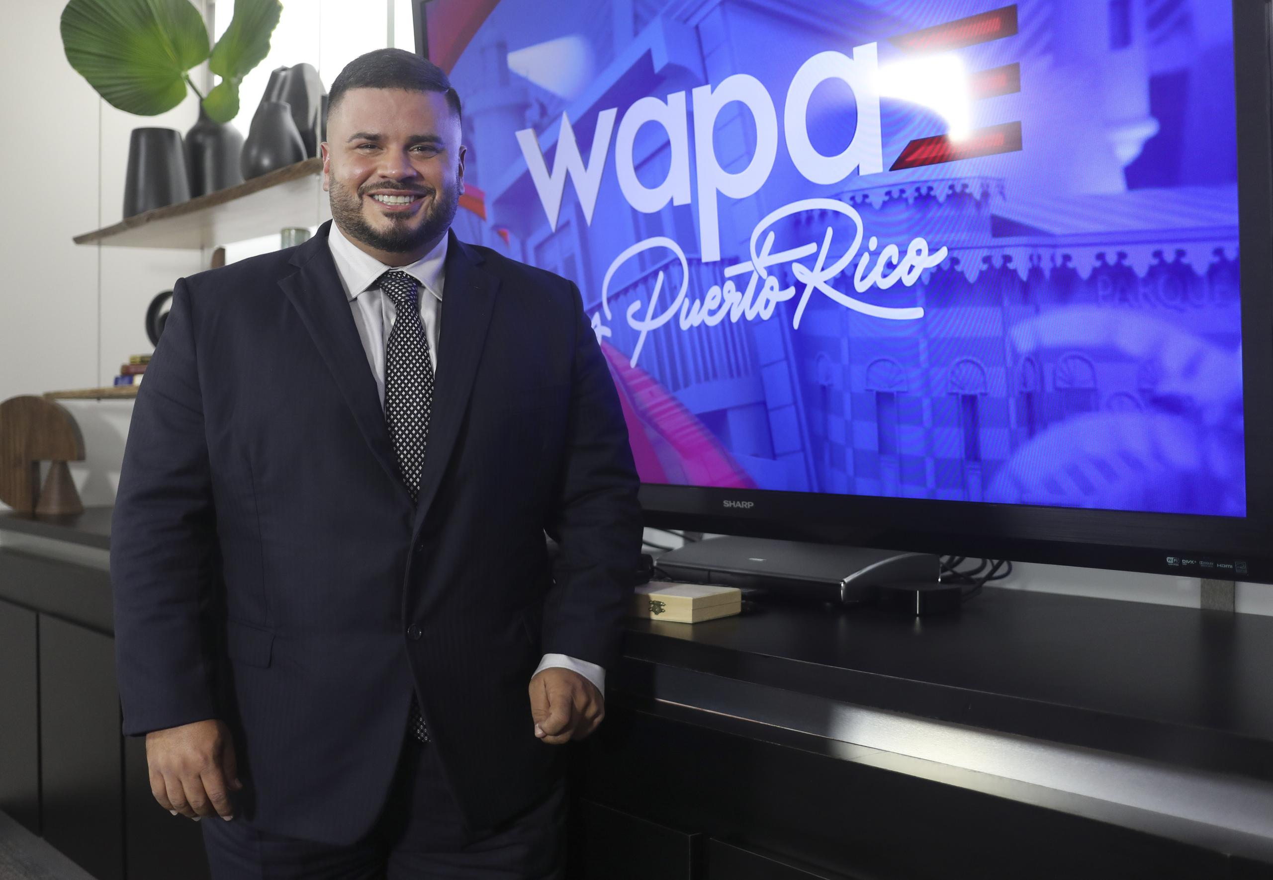 WAPA Televisión anuncia que el comentarista político Jay Fonseca se une al canal.