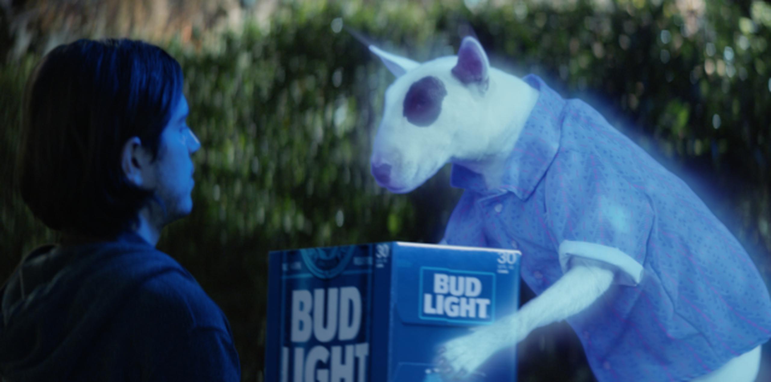 La marca de cerveza Bud Light trae de regreso al famoso Spuds Mackenzie, que se popularizó en la década de 1980. (Bud Light vía AP)