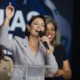 Esposa de Bolsonaro pide acabar con norma que promueve a la mujer en política