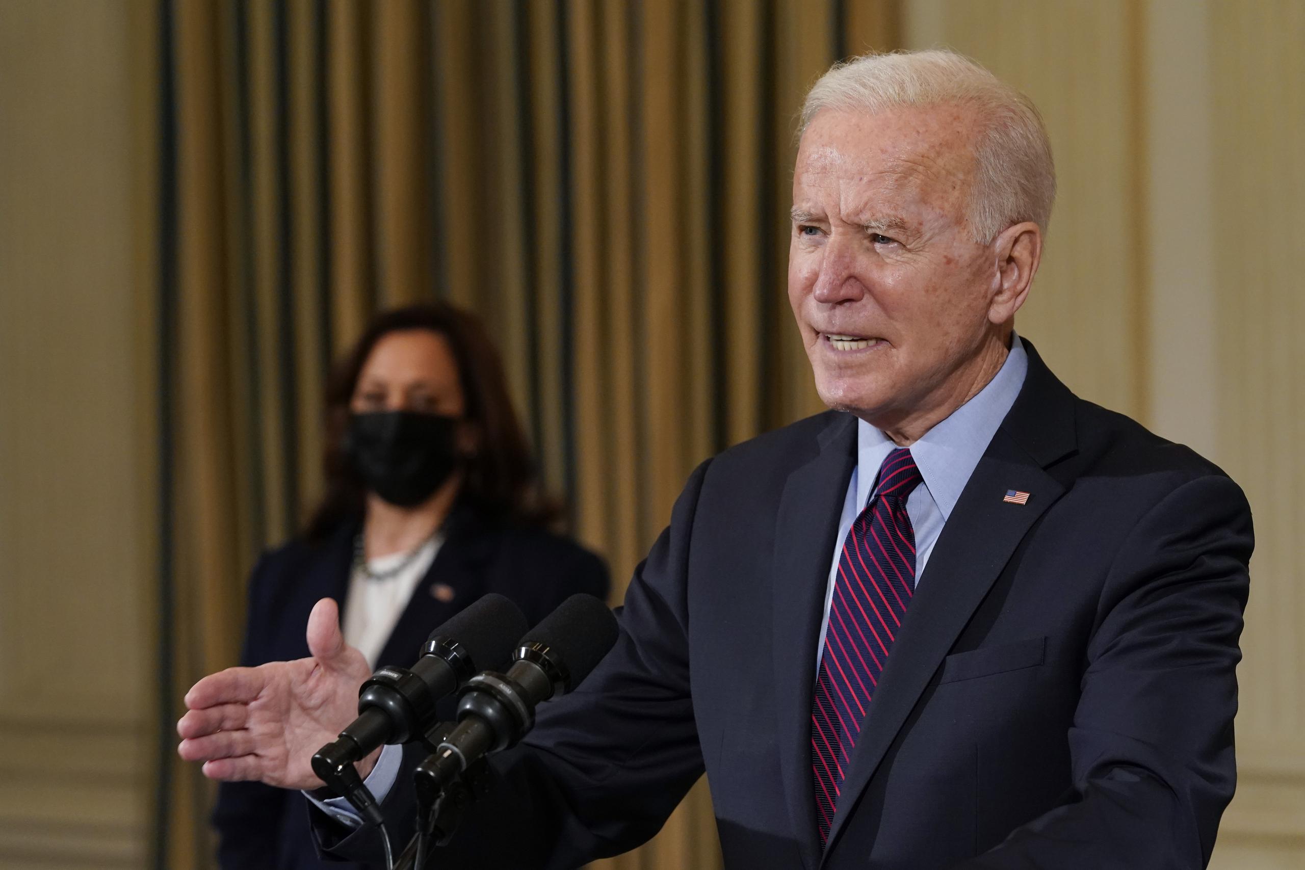 Joe Biden se reunió con líderes demócratas de la Cámara a los que planteó la urgencia de la medida, pues al ritmo actual de la economía tomaría 10 años alcanzar el nivel de empleabilidad plena.