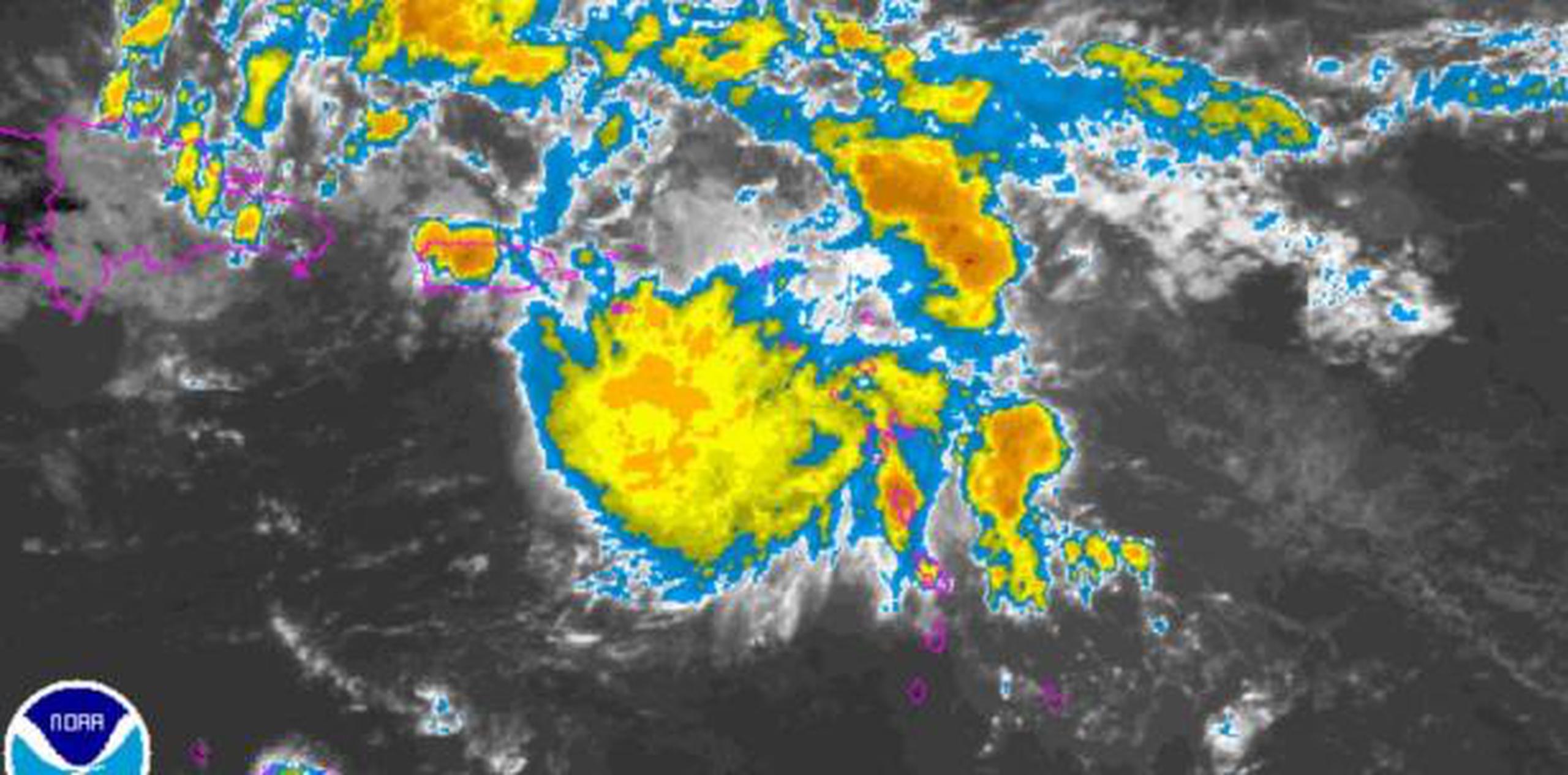 La onda tropical que nos estuvo afectando en el día de ayer no provocó mayores acumulaciones de lluvia en el país porque al llegar al Mar Caribe se encontró con una masa de aire seco que disminuyó sus tronadas. (NOAA)