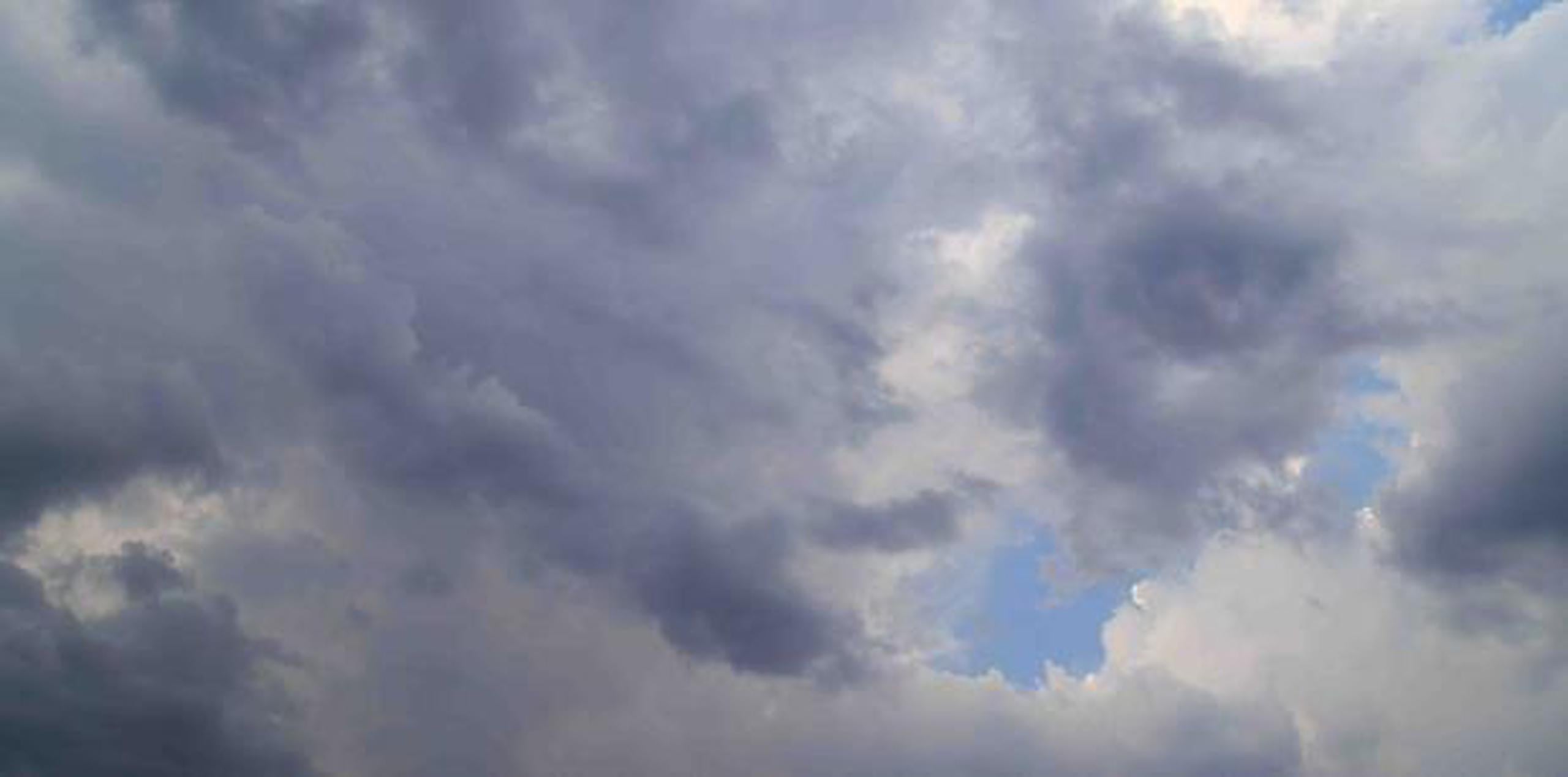 Para hoy, jueves, se espera que los cielos permanezcan variablemente nublados. (Shutterstock)
