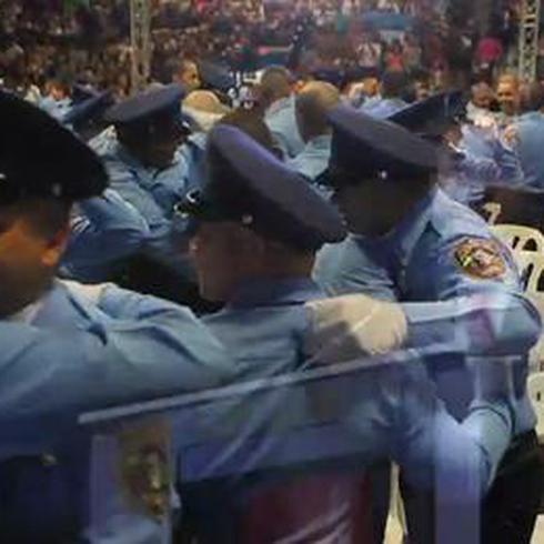 Se gradúan más de 300 nuevos policías