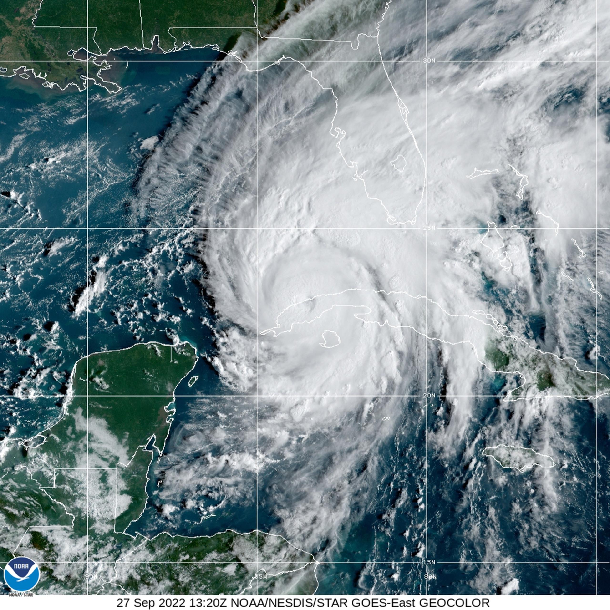 Imagen de satélite del huracán Ian el 27 de septiembre de 2022.