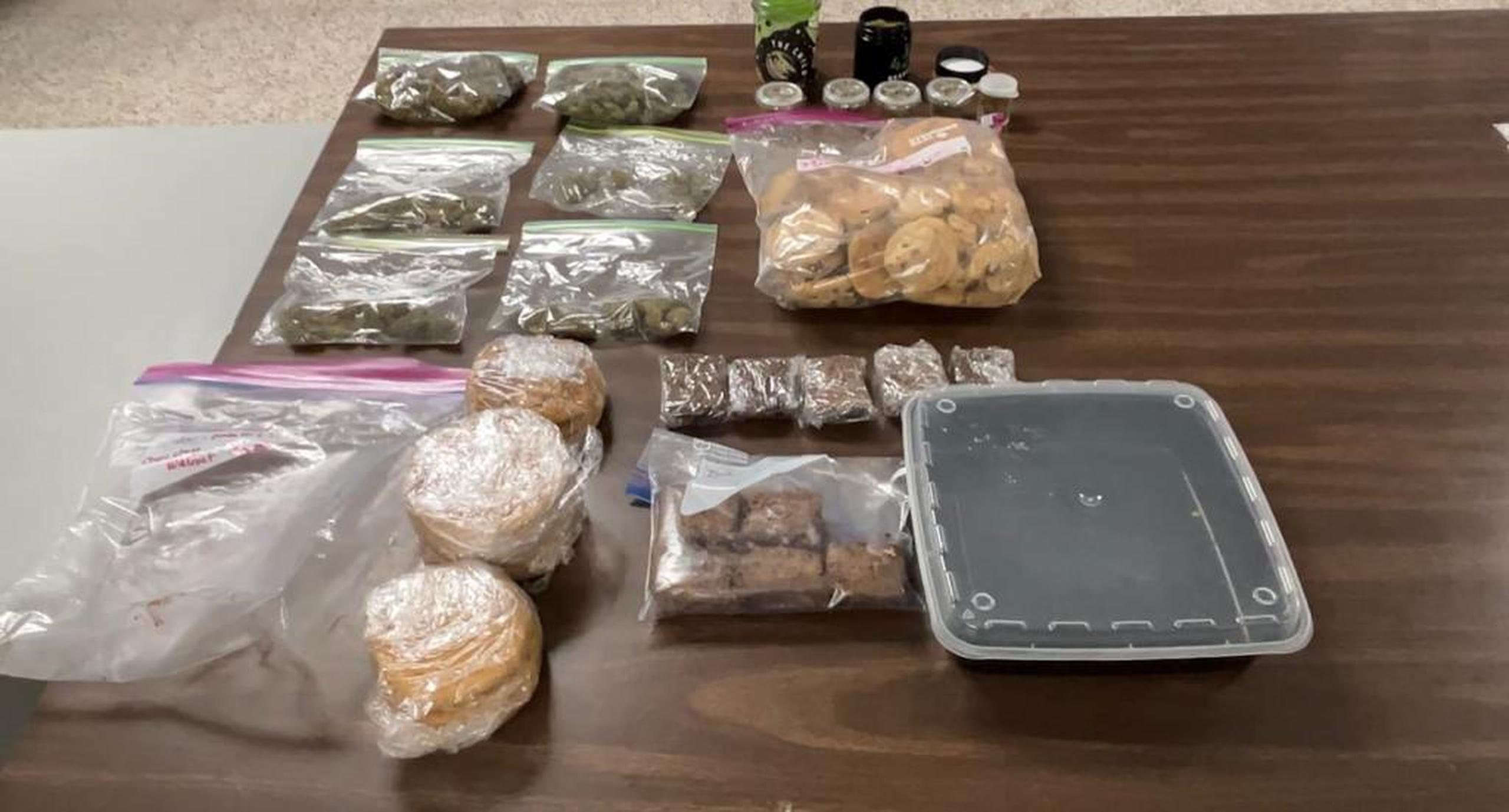 La División de Drogas Metropolitana ocupó marihuana y dulces confeccionados con la droga en un allanamiento en Puerto Nuevo.