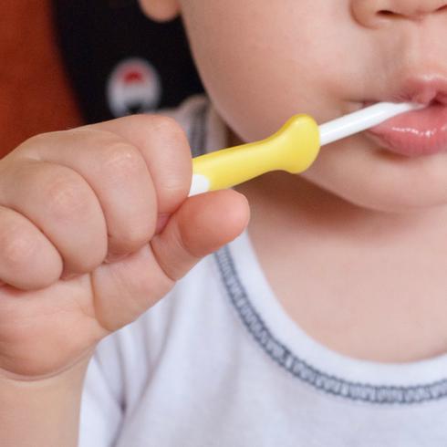 Cómo mantener la higiene dental de los niños