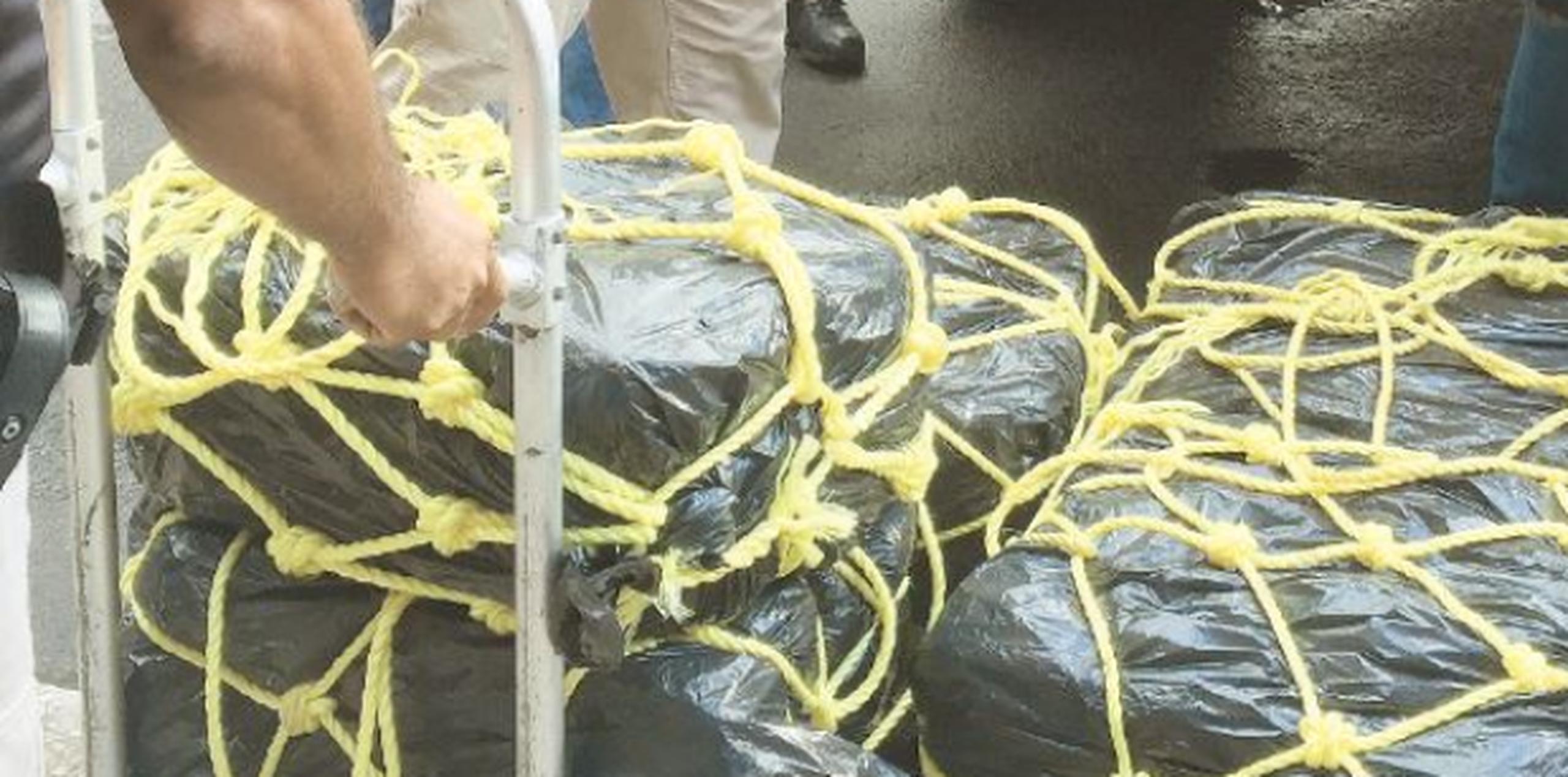 El cargamento de cocaína valorado en $1.2 millones fue recuperado en una lancha a seis millas náuticas de Fajardo. (Archivo)