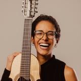 Fabiola Méndez retoma la música jíbara a su estilo en “Flora campesina”