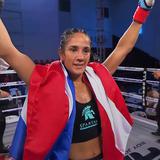 Boxeadora Amanda Serrano gana por sumisión en combate de artes marciales mixtas