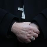 Iglesia francesa tiene 330,000 víctimas de abusos