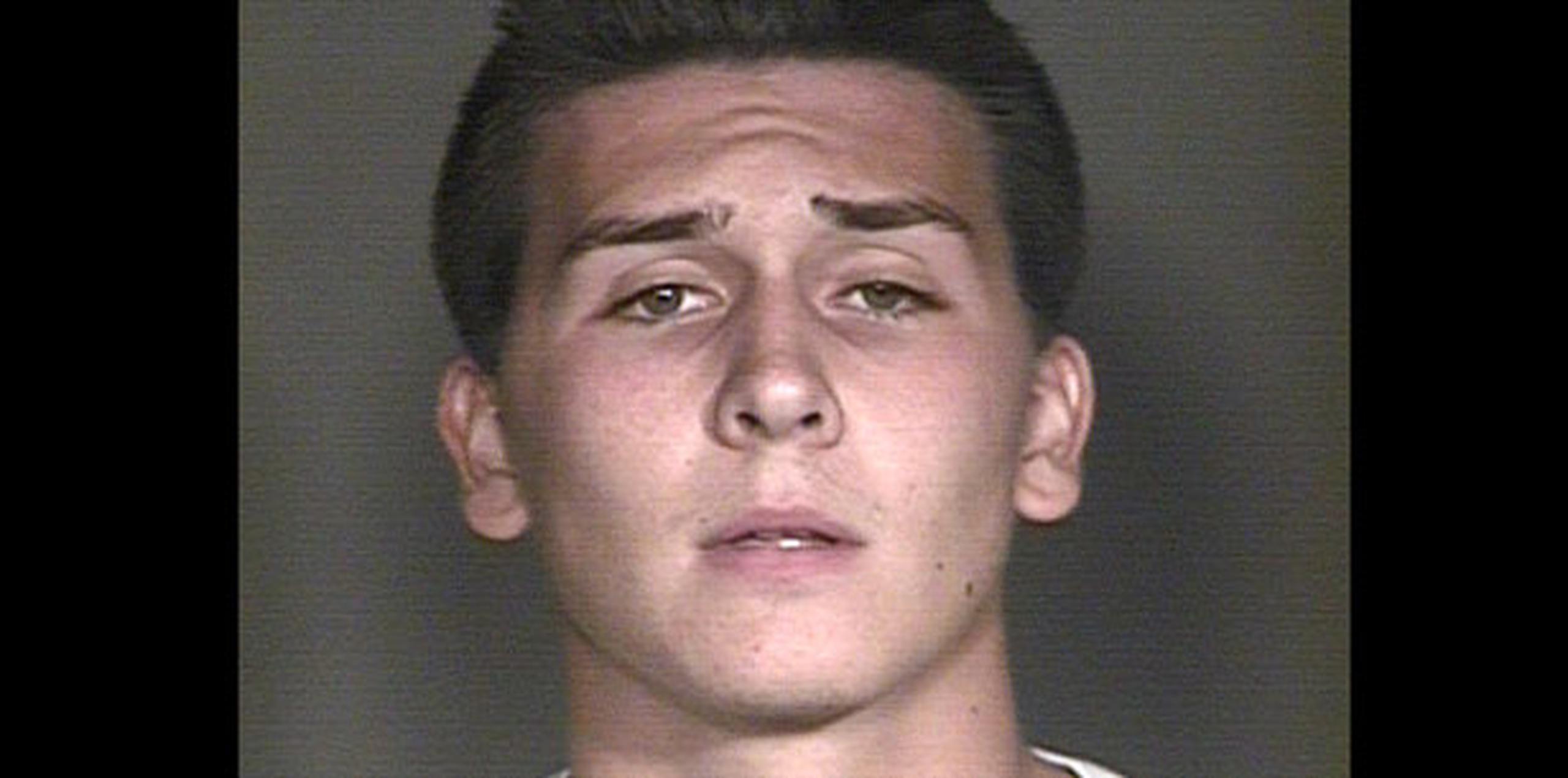 La policía de Mesa dijo que Hunter Osborn, de 19 años, fue arrestado. (Mesa Police Department via AP)