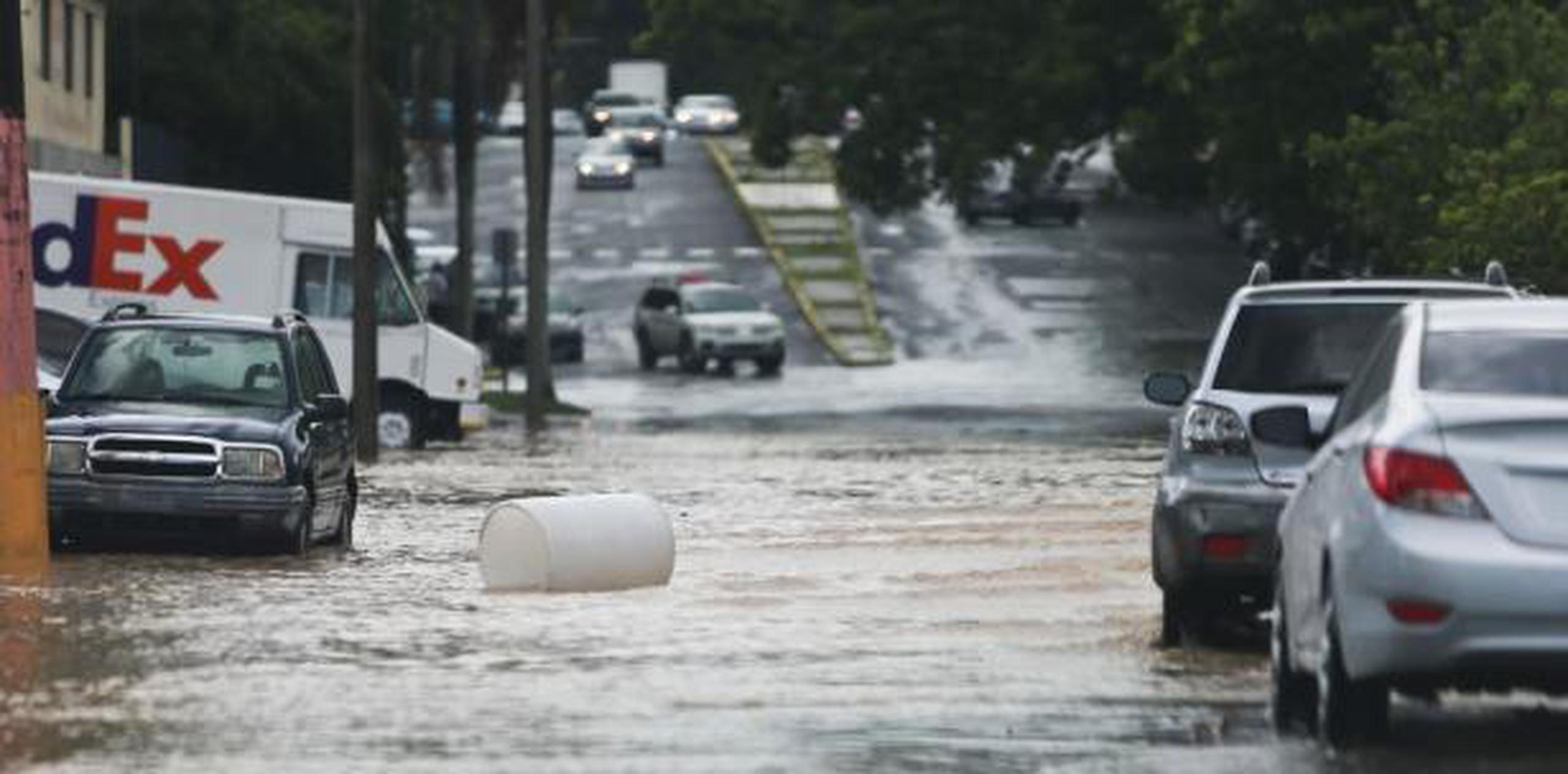 Meteorología recomienda no cruzar carreteras inundadas. (Archivo)