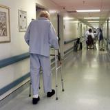 Proponen crear Registro de Necesidades de Adultos Mayores para atender su abandono en hospitales 