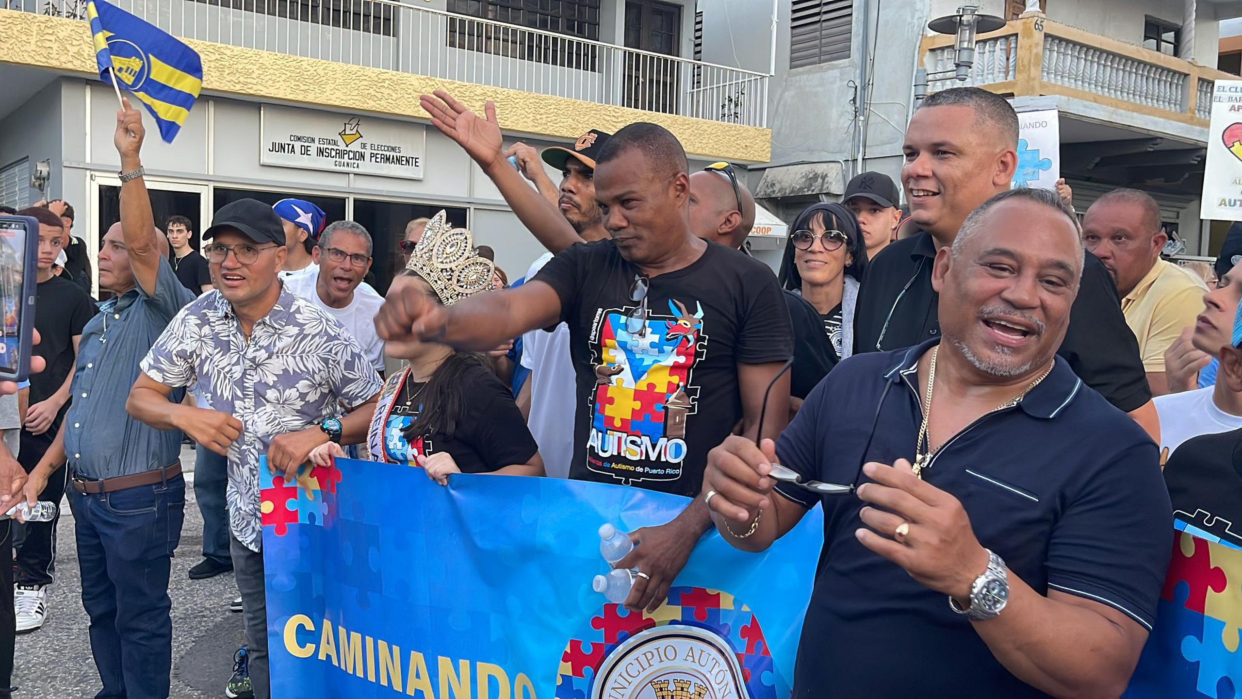 Félix Trinidad encabezó al grupo de boxeadores que participaron en la iniciativa en Guánica.