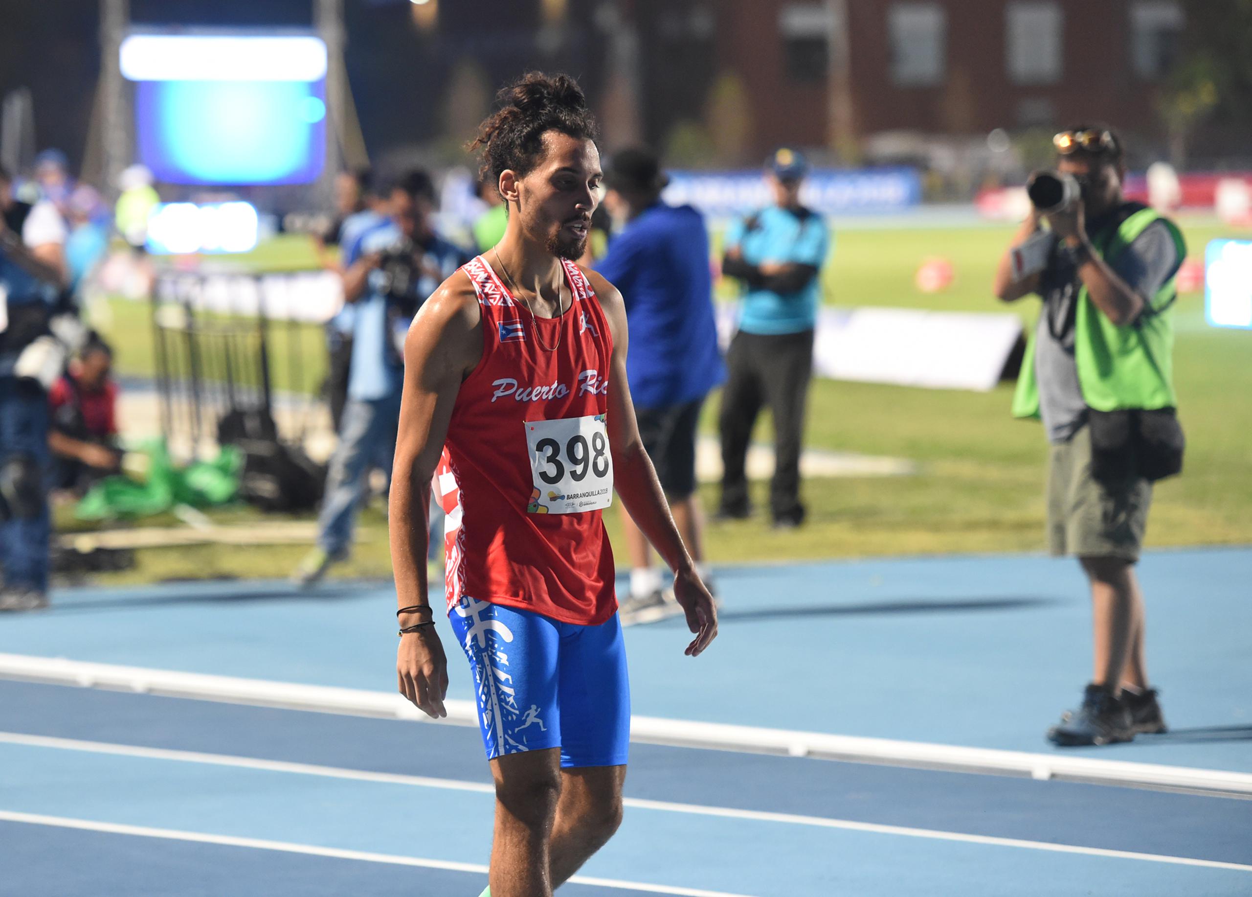 El fondista Alfredo Santana, aquí en su participación en Barranquilla 2018, corrió este sábado en Nueva York e hizo una marca nacional en 3,000 metros.