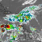 Una onda tropical traerá fuertes lluvias hoy y otra podría afectarnos el lunes