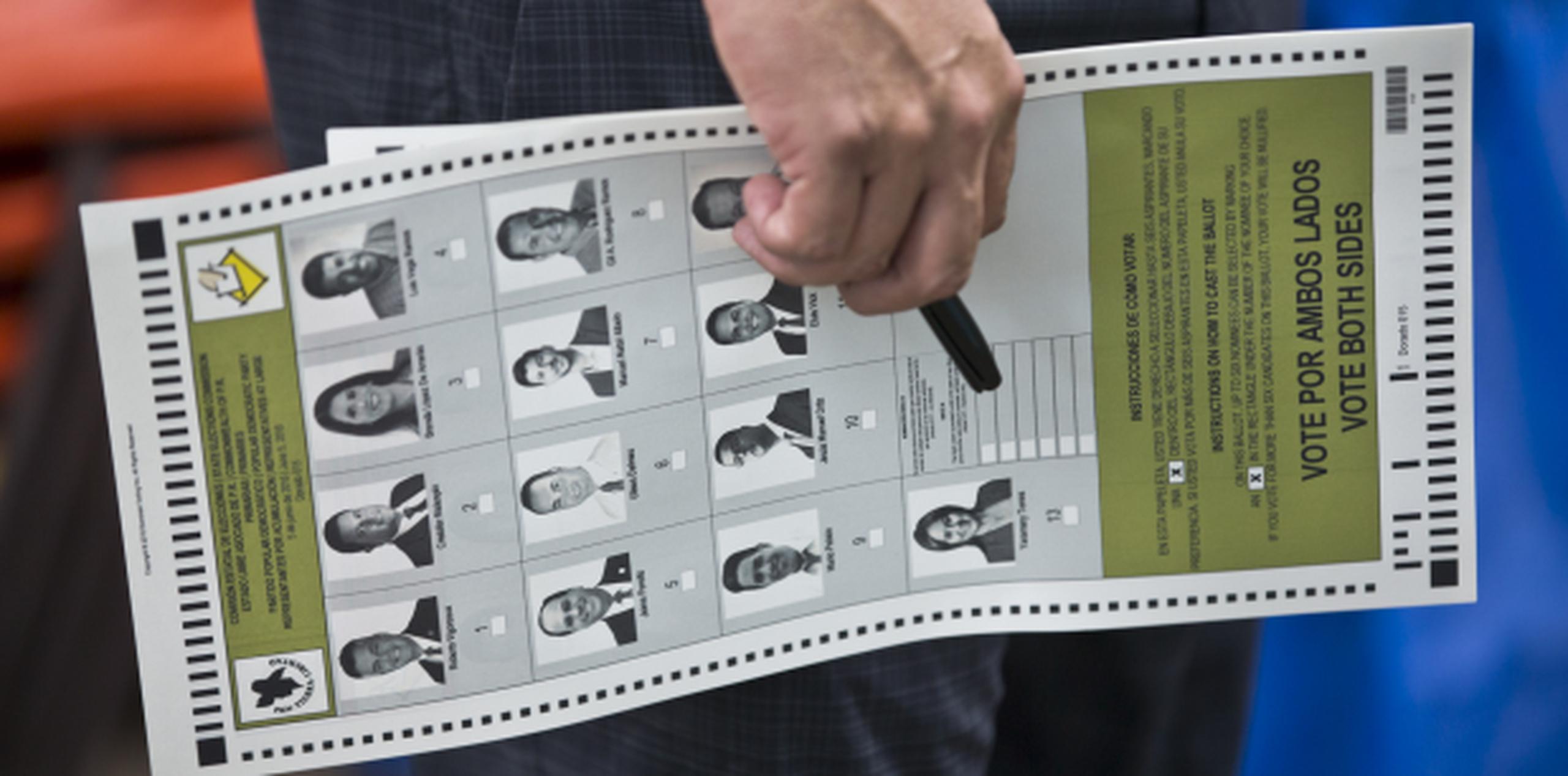 El elector tenía que esperar por un reemplazo para poder votar. (jorge.ramirez@gfrmedia.com)
