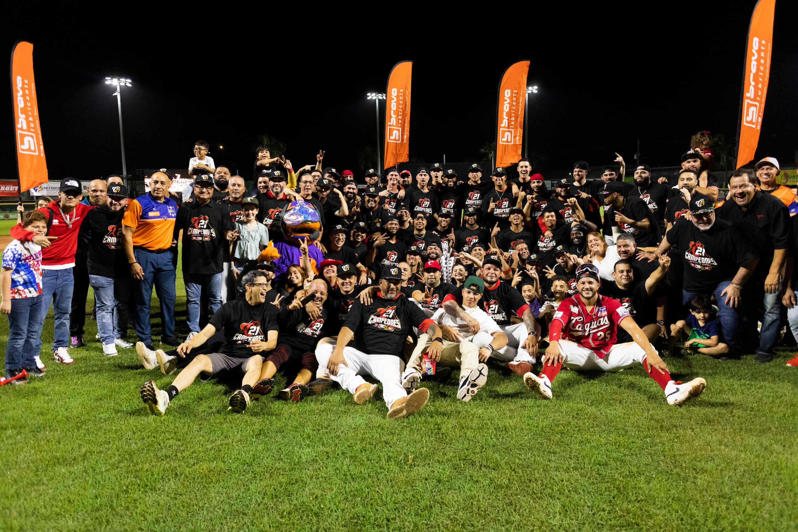 Los Criollos reclutarían nativos e importados que permanecen en Puerto Rico para fortalecerse de cara a la Serie del Caribe.