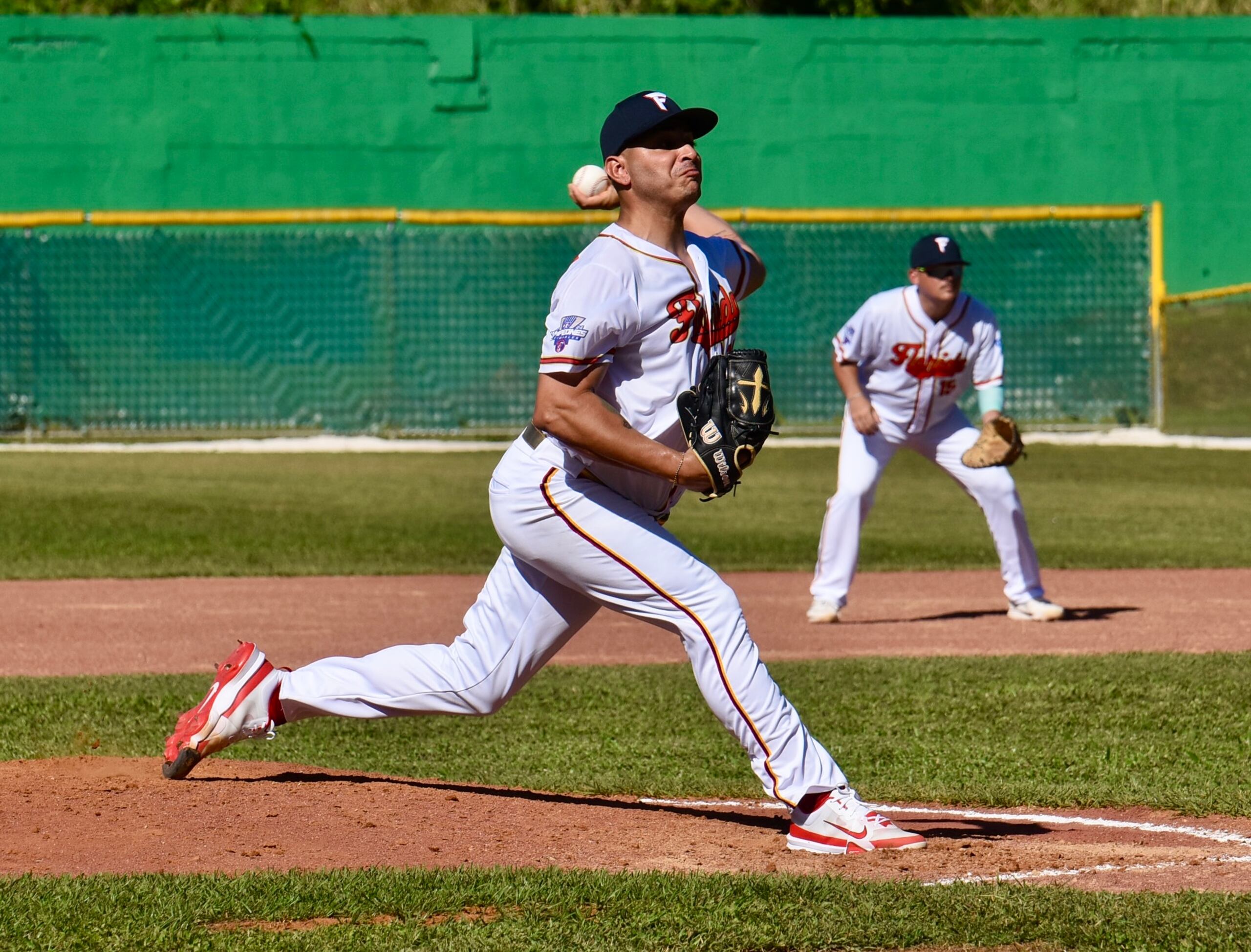 Joshua Santiago trabajó una excelente salida durante cinco entradas por los Titanes.