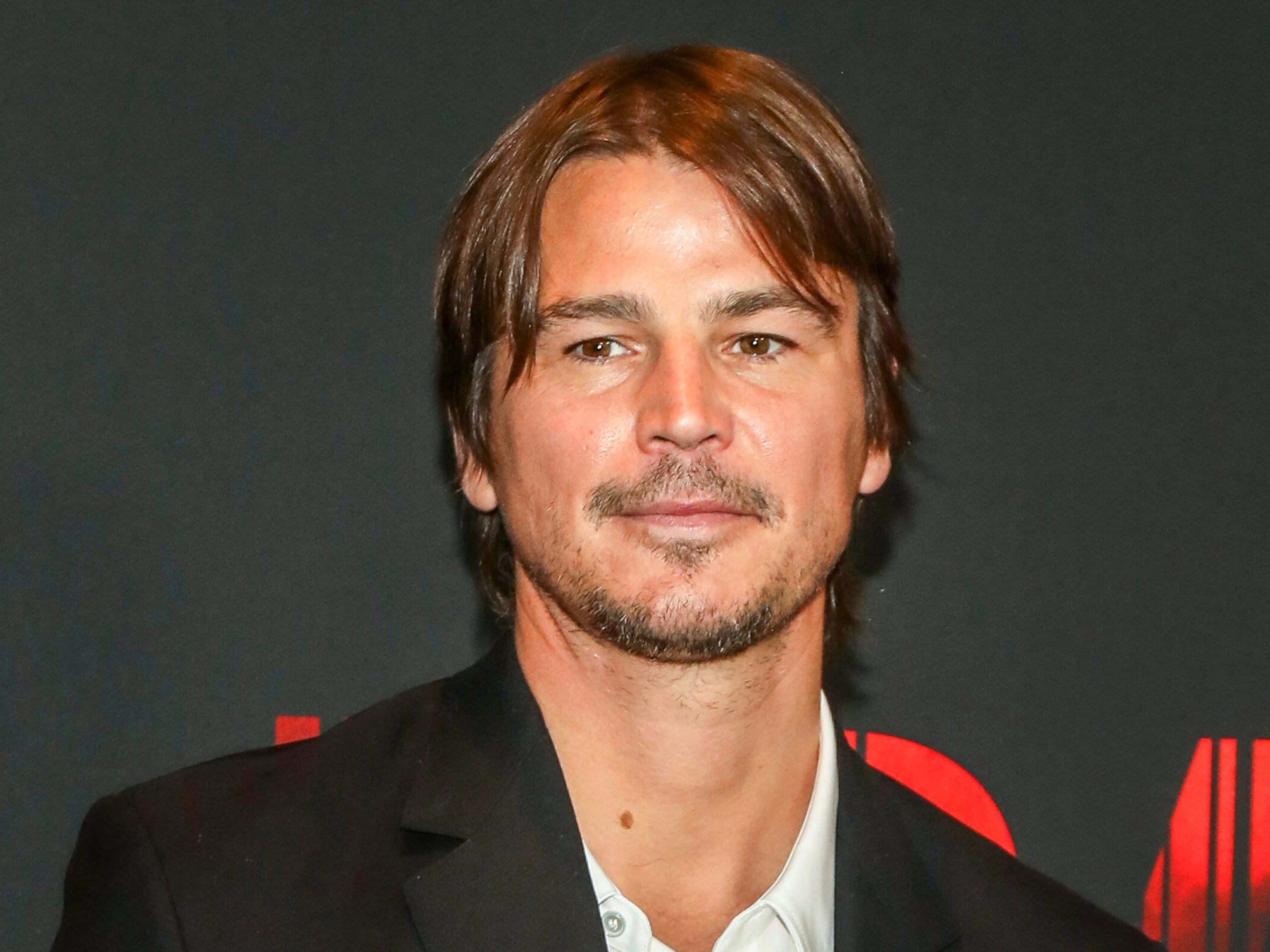 Después de su excelente participación secundaria en “Oppenheimer”, Josh Hartnett tiene el mejor papel de su carrera en “Trap”. En la foto, durante el estreno mundial de la película en Nueva York.