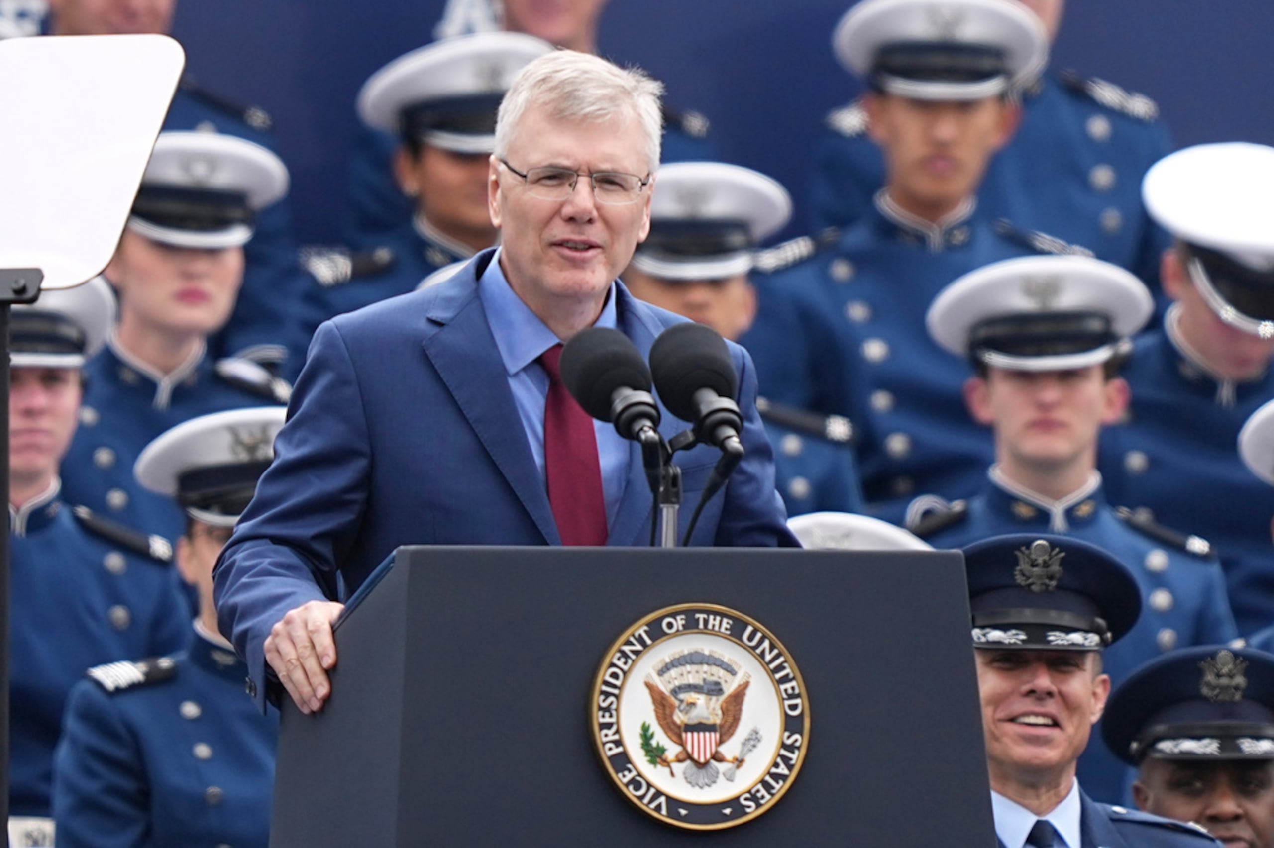 El secretario de la Fuerza Aérea, Troy Meink, enmarcó el despliegue en la necesidad de responder al desarrollo de capacidades militares espaciales por parte de otros países y sostuvo que Estados Unidos debe incrementar su preparación ante amenazas que evolucionan rápidamente.