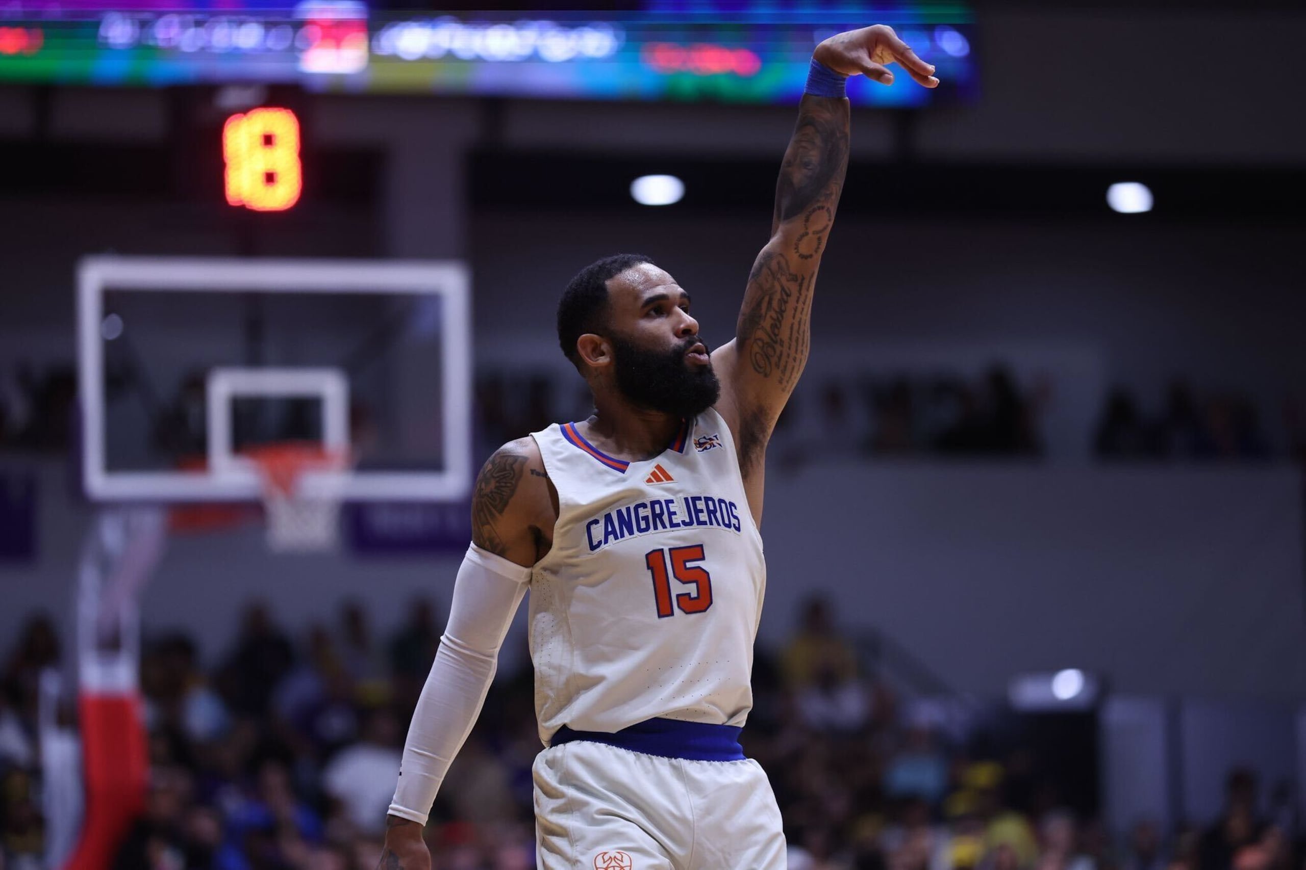 Walter Hodge, de los Cangrejeros, anotó 24 puntos frente a los Gigantes.
