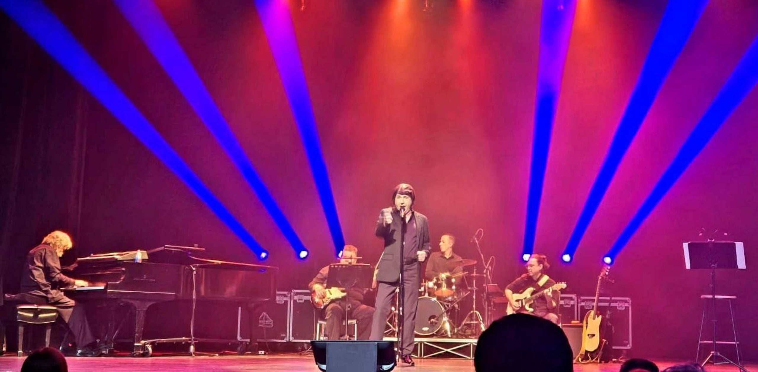 Alejandro Primero se transforma sobre el escenario para encarnar al intérprete español.