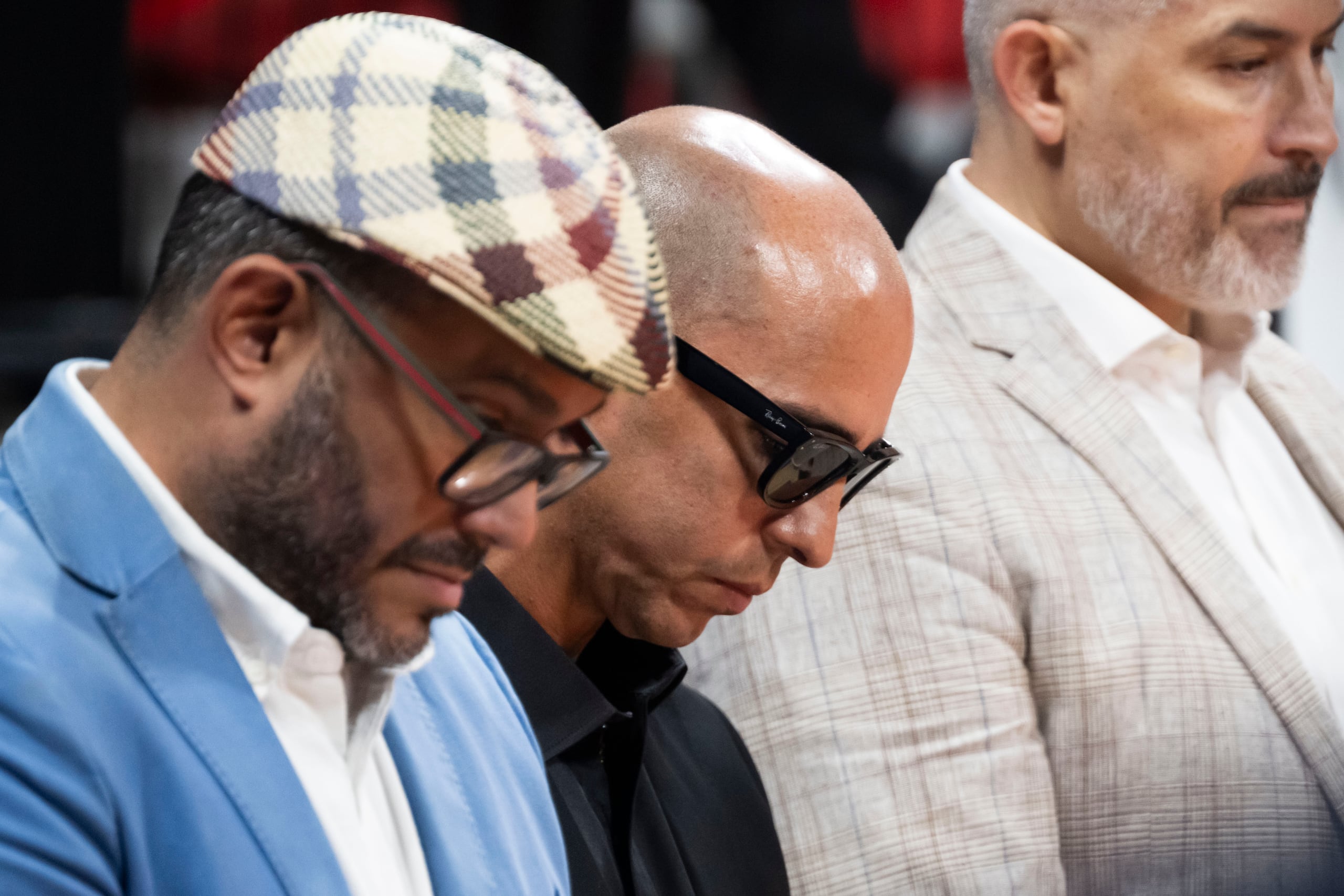 Yum Ramos, Carlos Arroyo y Rolando Hourruitiner.
