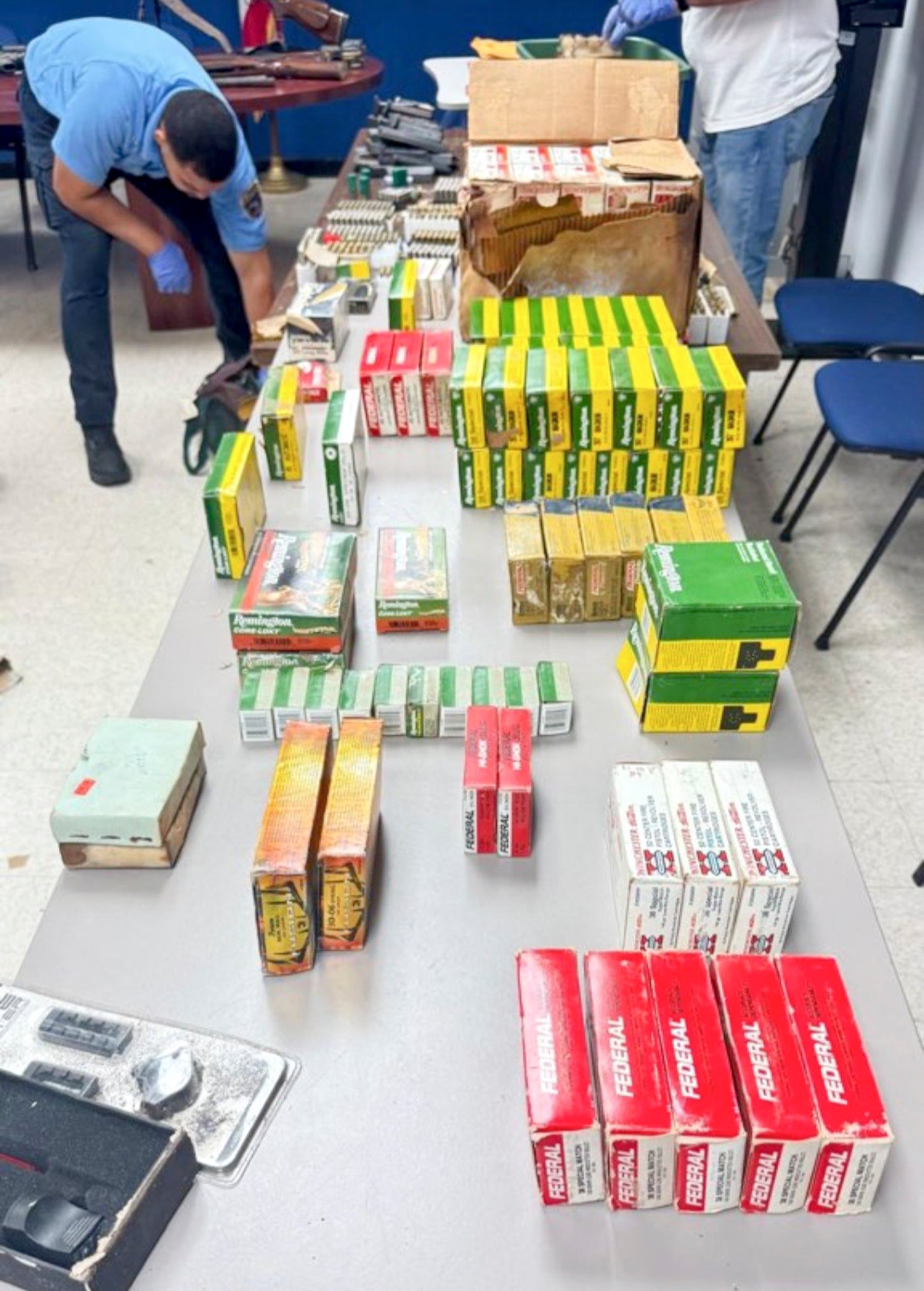 Resultados de un allanamiento diligenciado en una residencia del barrio Maleza Alta, en Aguadilla.