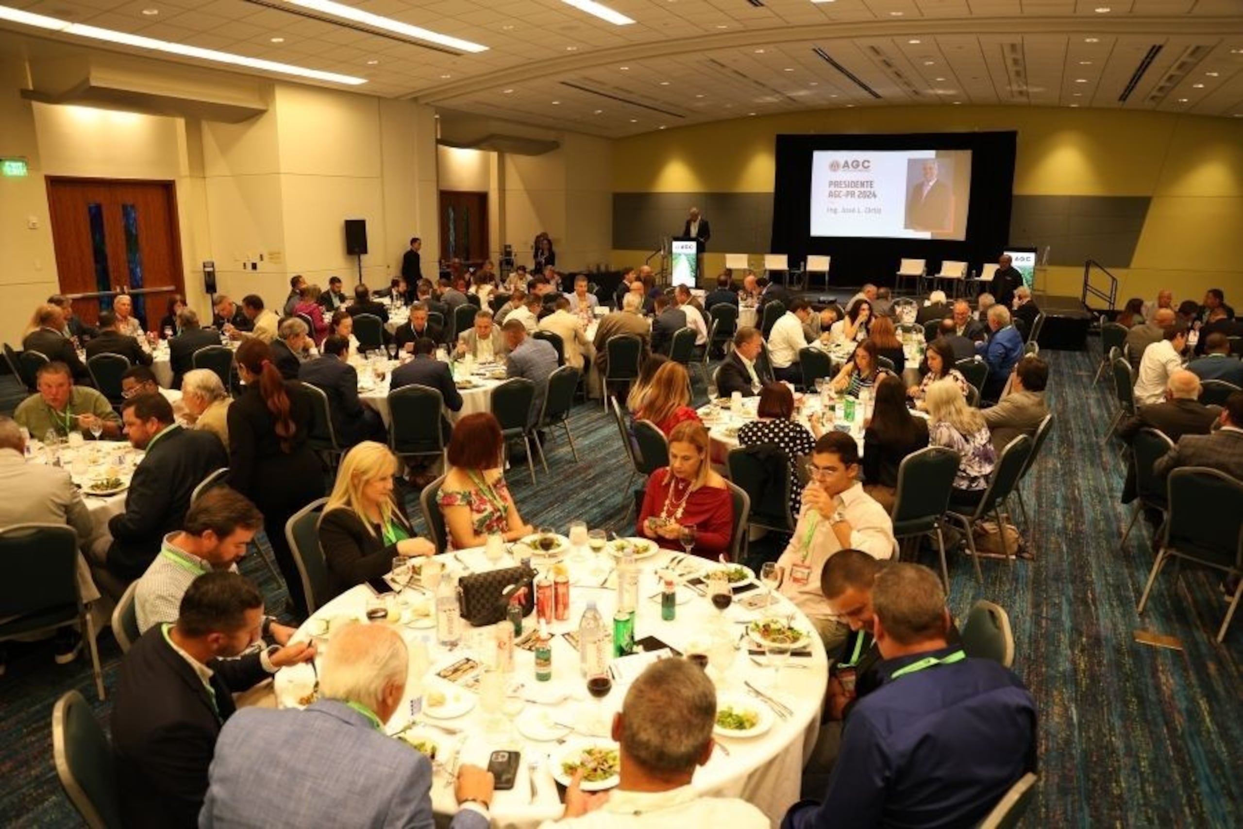 Comité de Desarrollo Laboral: Creación del programa de aprendiz certificado para la industria de la construcción