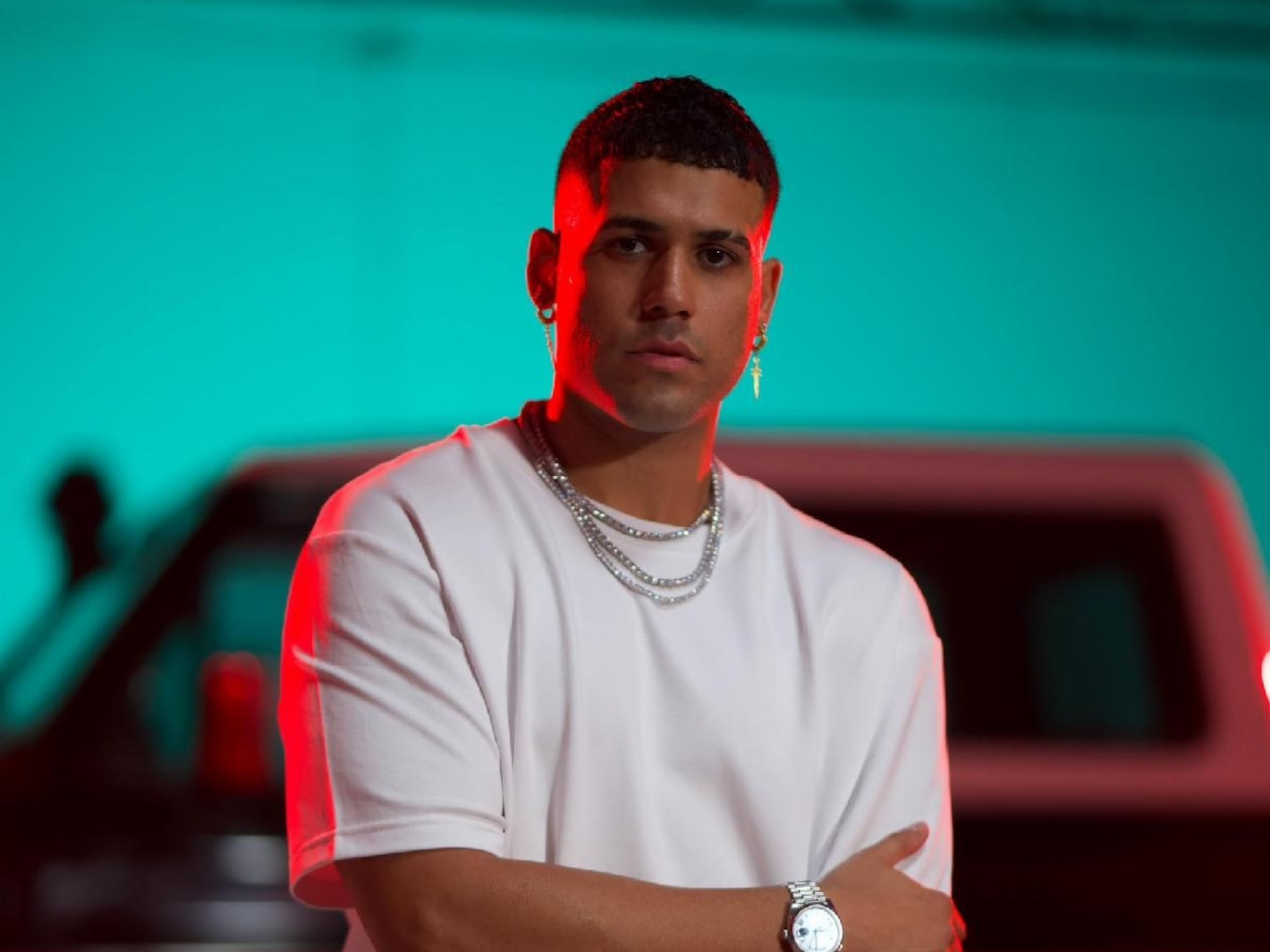 Moa Rivera refleja el pasado y presente de la salsa en su nuevo video.