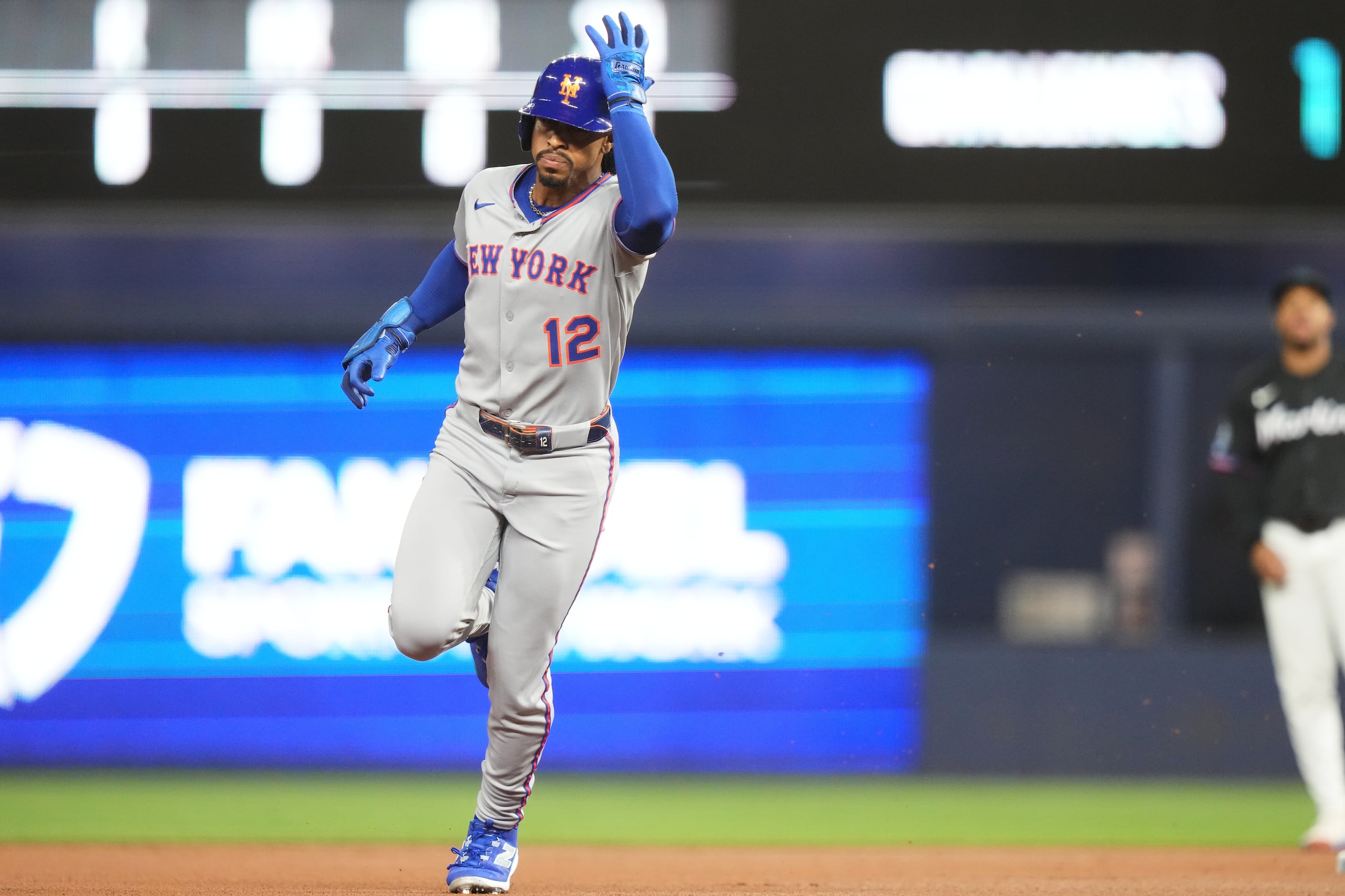 Francisco Lindor conectó el jonrón 31 de la temporada.