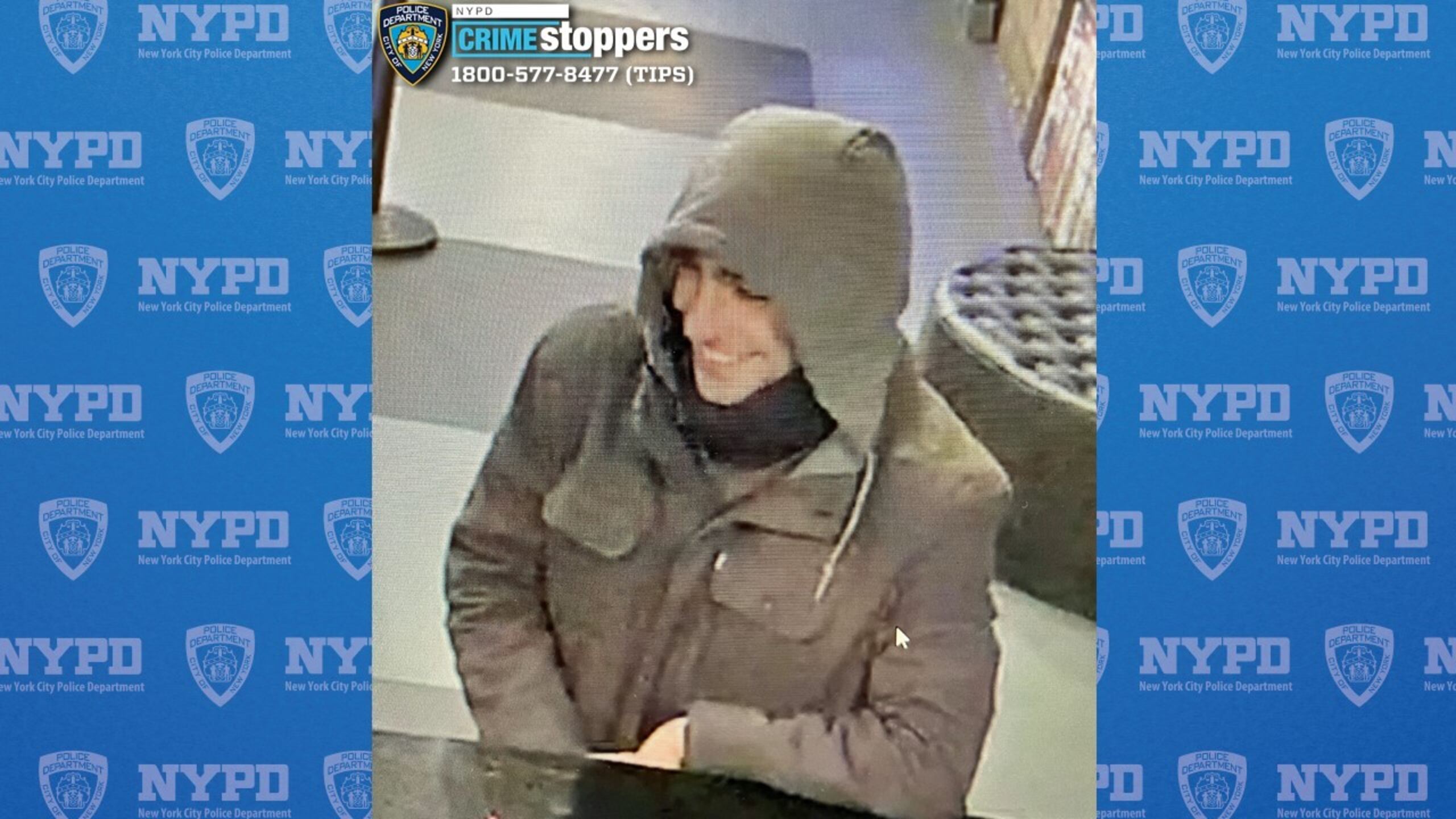 Imagen divulgada por el Departamento de Policía de Nueva York (NYPD) donde aparece Luigi Nicholas Mangione, relacionado con el asesinato del director ejecutivo de la aseguradora UnitedHealthcare.