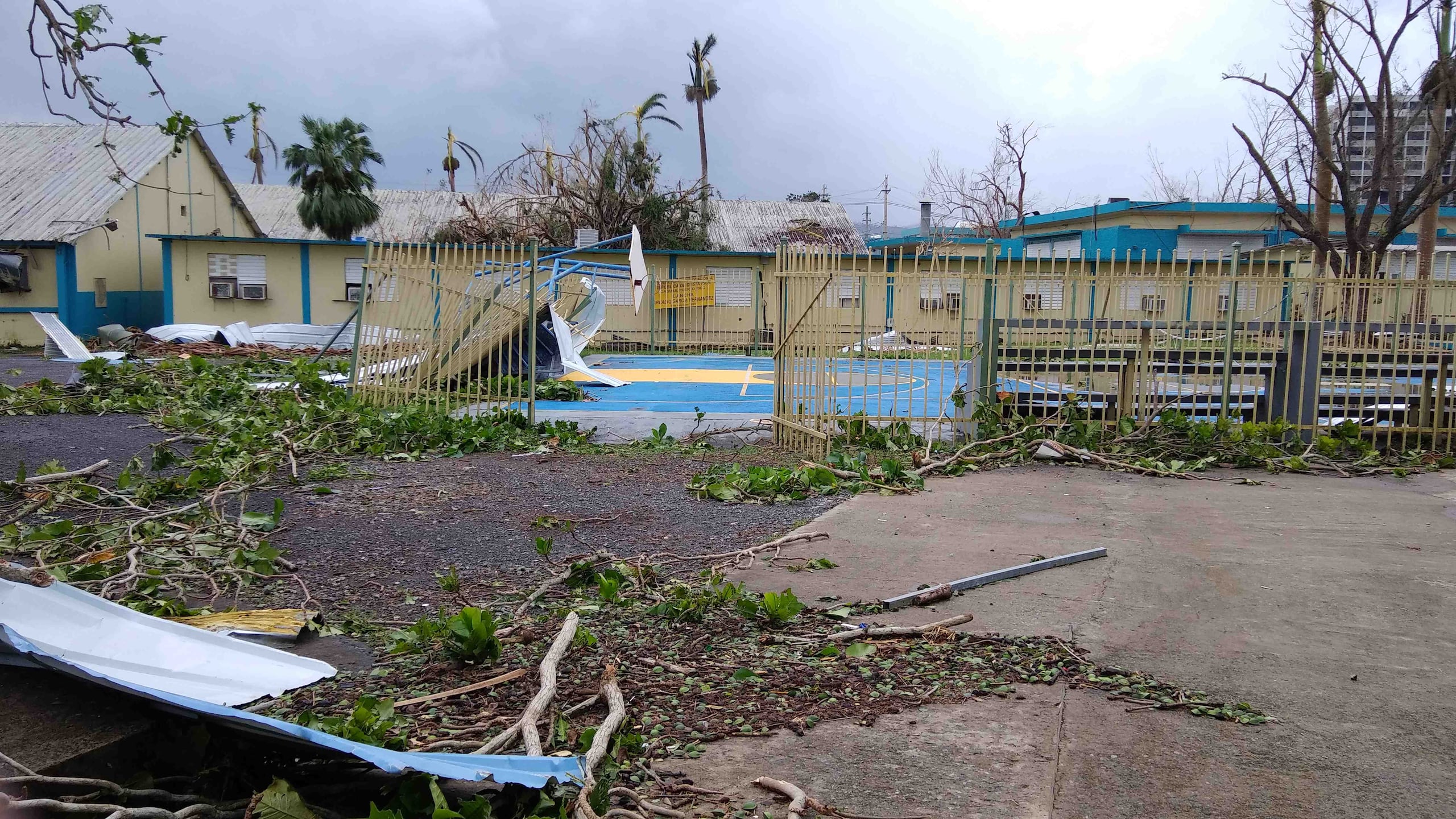 Destrozos que provocó el huracán María en la escuela vocacional República de Costa Rica, en Caguas. (GFR Media)