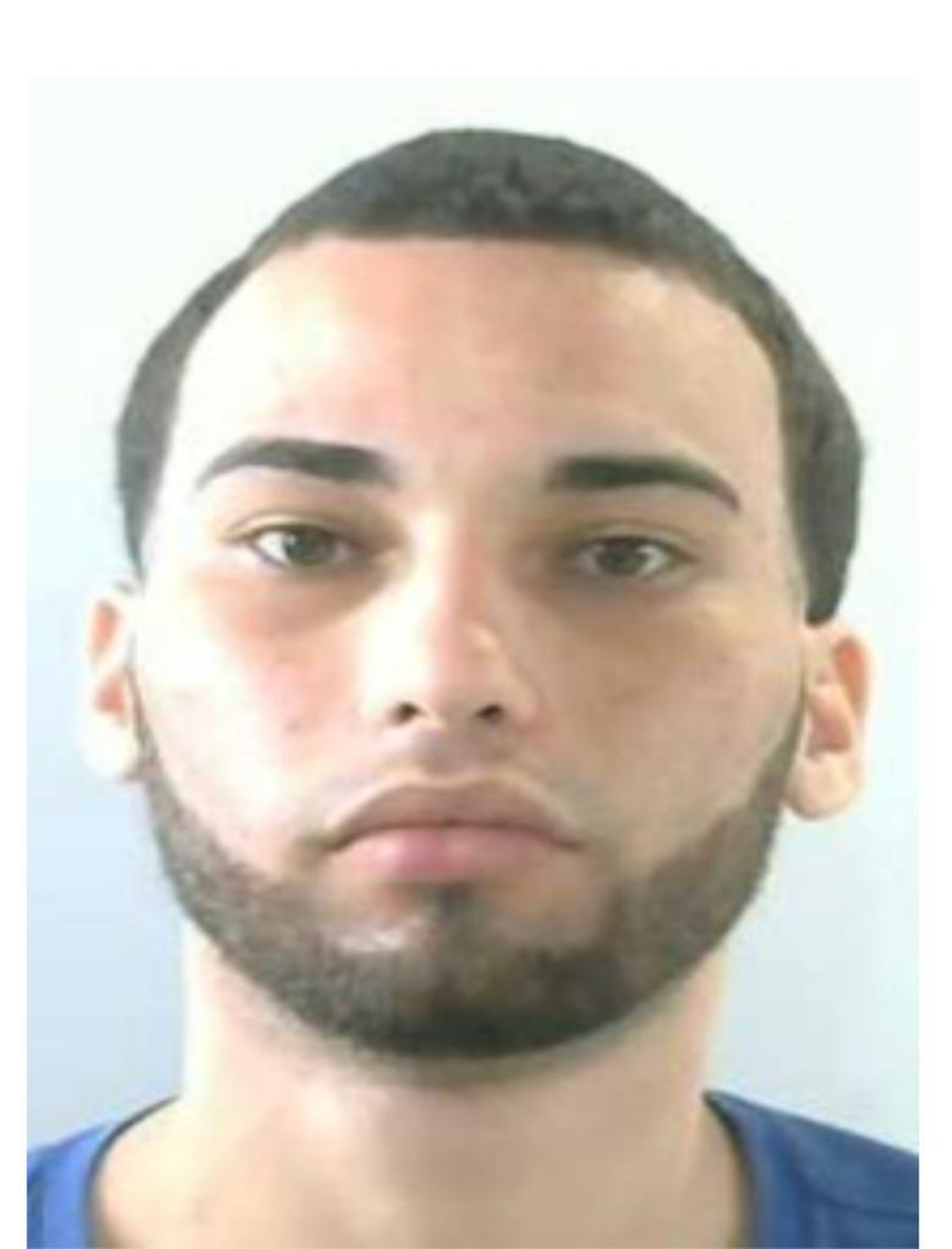 Tras el asesinato de Christopher Alberto Centeno Marrero el miércoles en el residencial Zorrilla de Manatí, las autoridades le echaron el guante a Joshua Siragusa Romero en el mismo lugar.