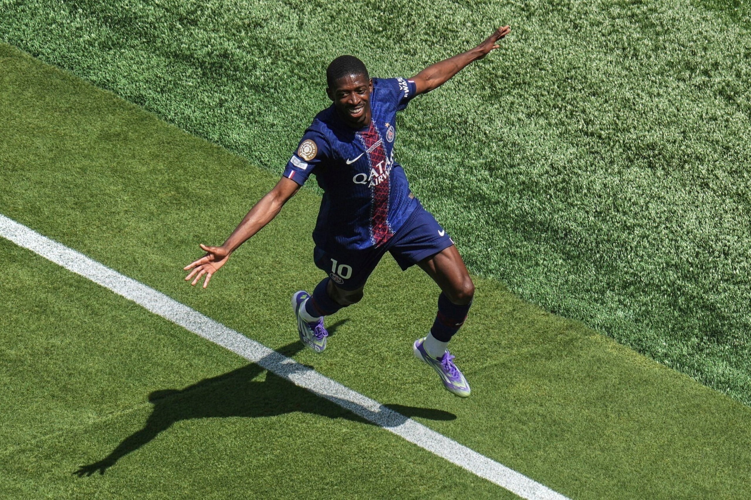 Ousmane Dembélé del Paris Saint-Germain celebra tras anotar un gol ante el Real Madrid en las semifinales del Mundial de Clubes, el 9 de julio de 2025, en East Rutherford, Nueva Jersey. (AP Foto/Pamela Smith