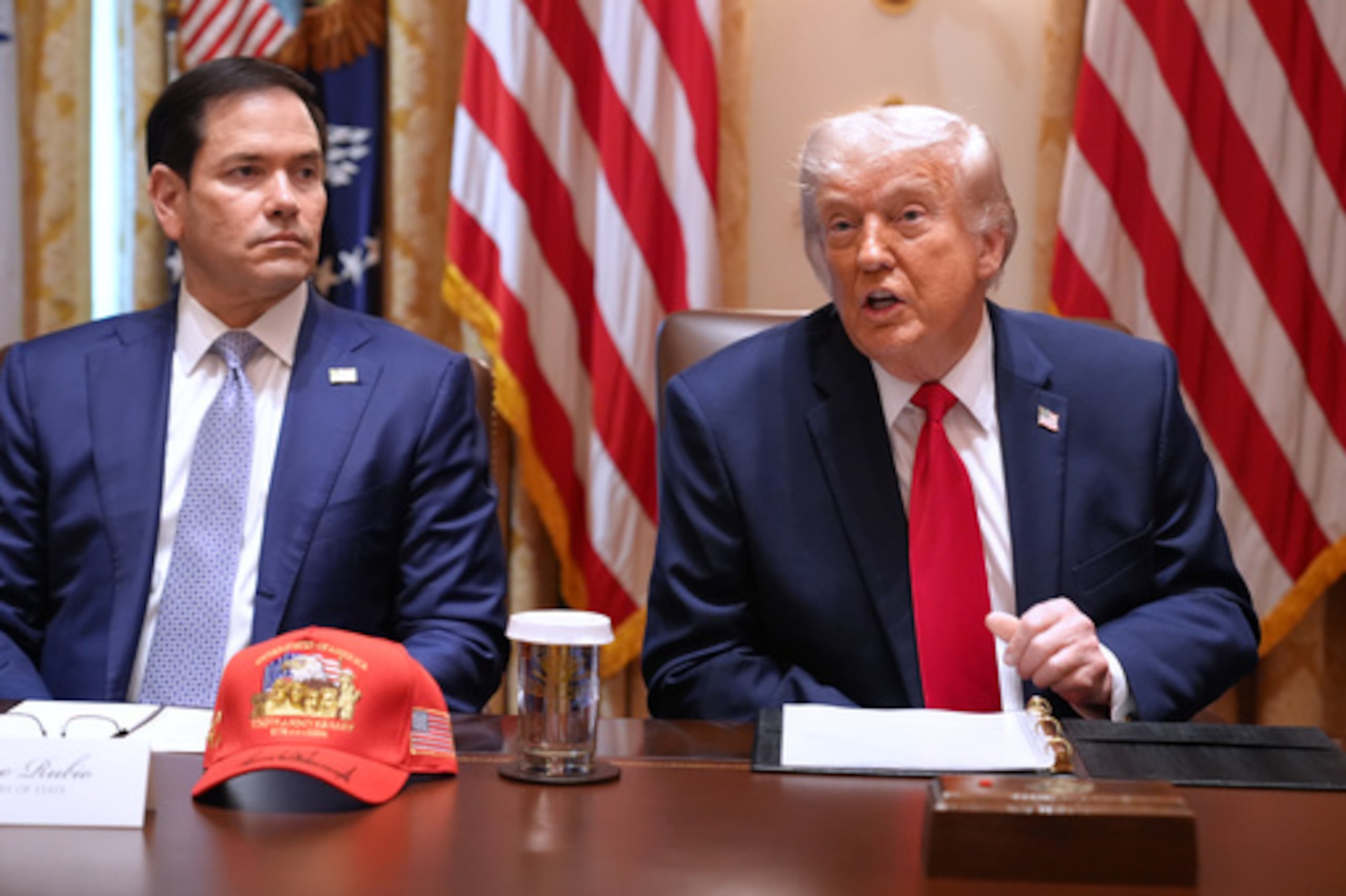El presidente Donald Trump, junto al secretario de Estado Marco Rubio.