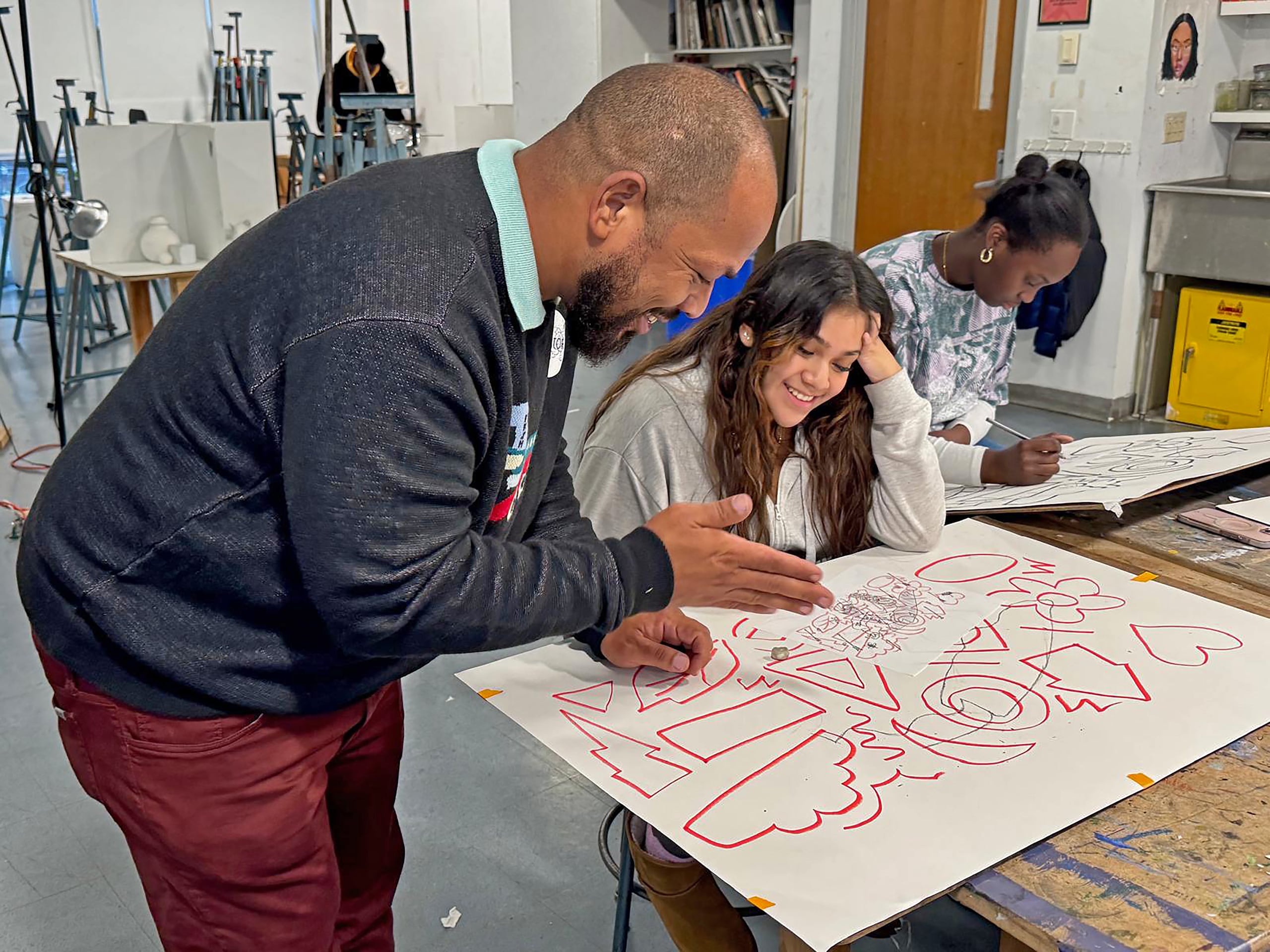 David Zayas compartiendo con los estudiantes.