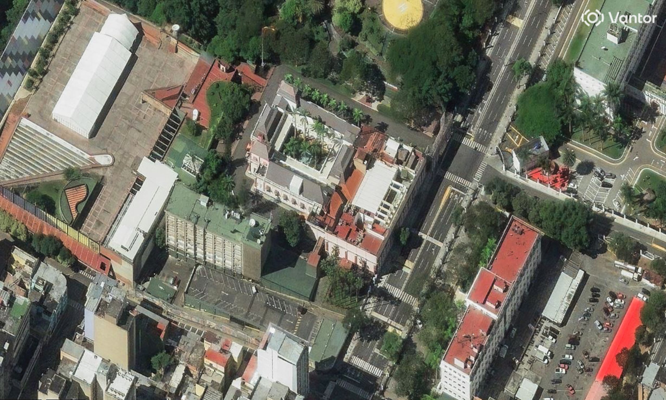 Esta imagen satelital proporcionada por Vantor muestra el palacio presidencial de Miraflores en Caracas, Venezuela, el 1 de enero de 2026.