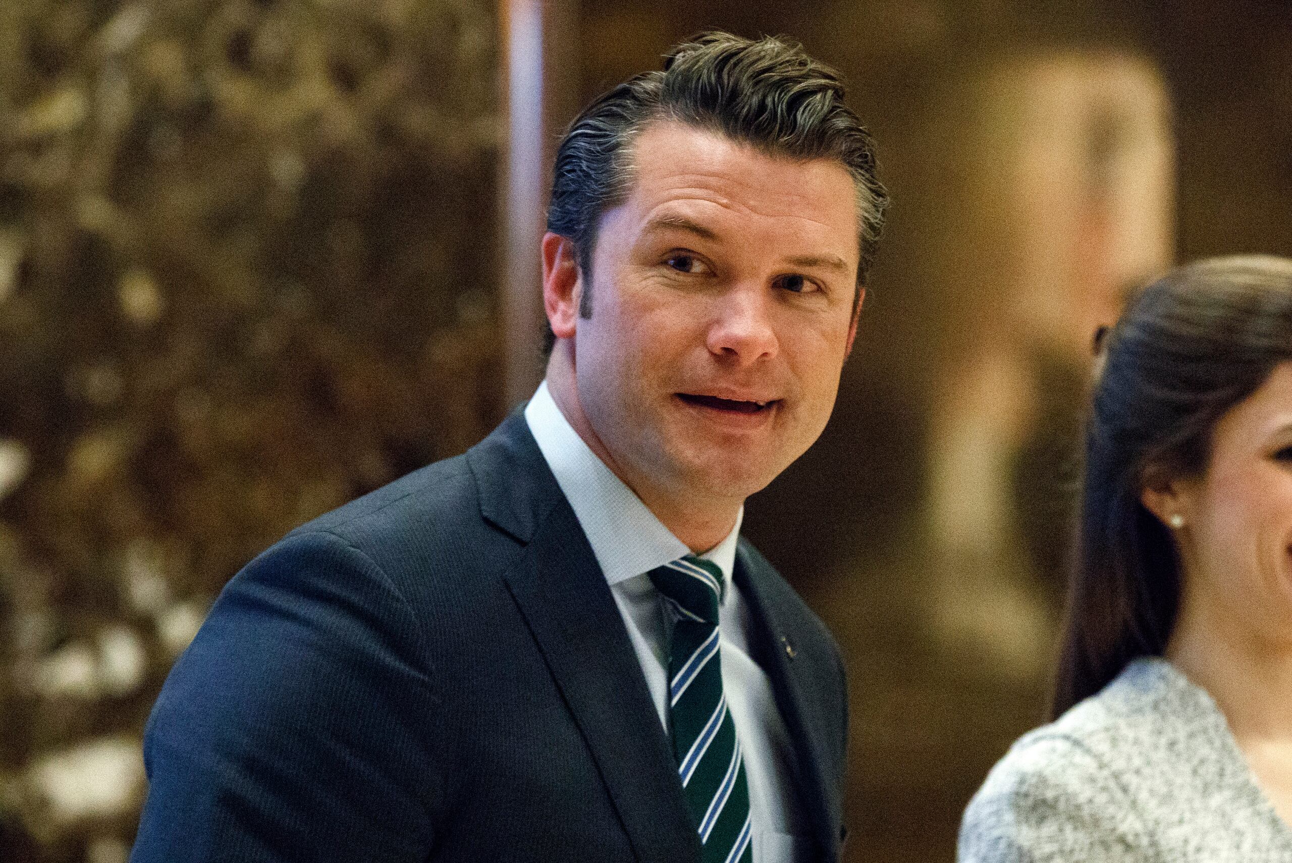 Hegseth llegó entonces a un acuerdo de confidencialidad para que la mujer retirara la denuncia a cambio de una cantidad de dinero.