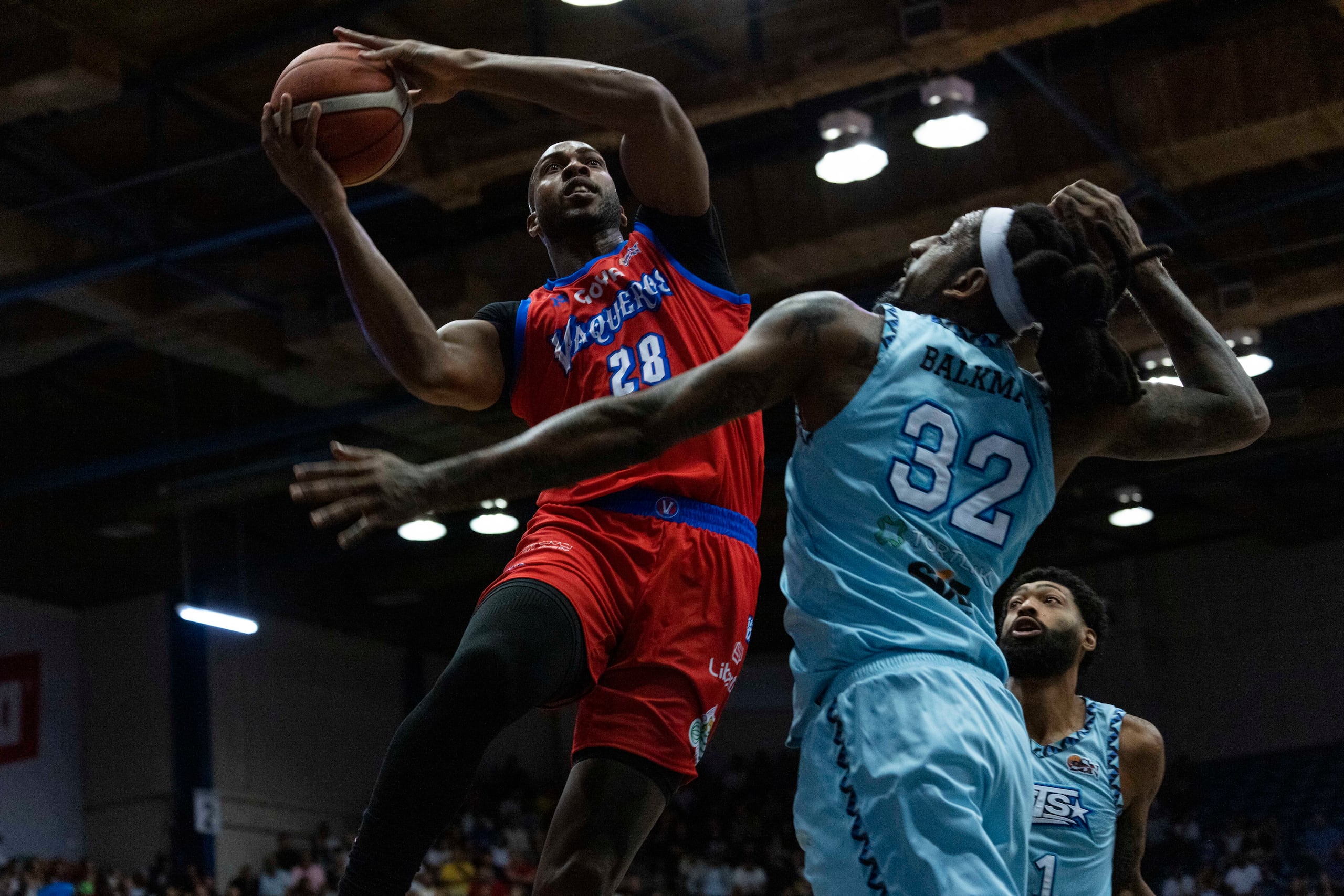 Ysmael Romero aportó 21 puntos en la victoria de los Vaqueros.