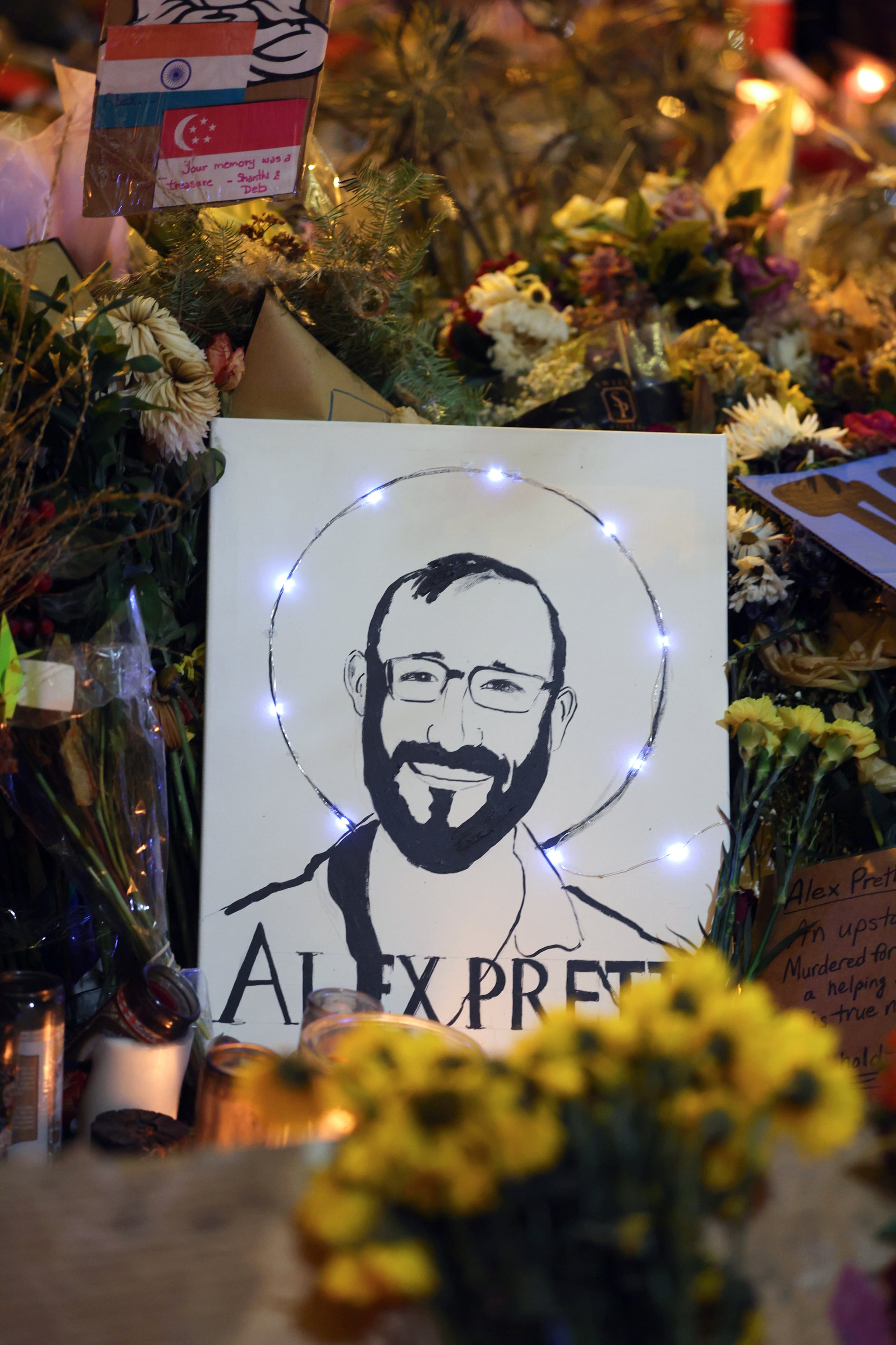 Este nuevo vídeo se conoce un día después de que la cadena CNN revelara que Pretti estaba en la mira de los agentes de migración previo a que fuera baleado en las calles de Minneapolis el sábado pasado.