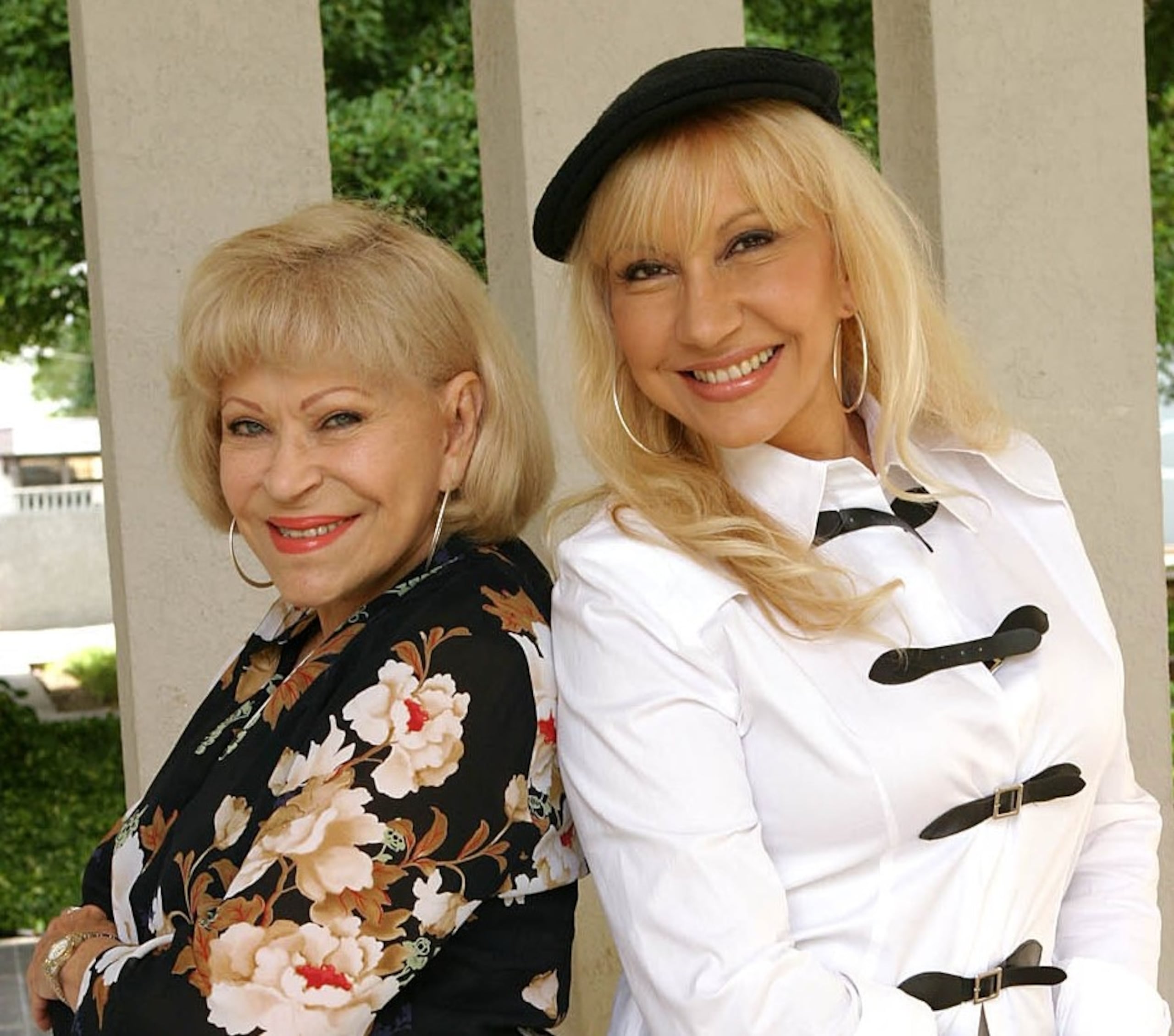 Chorens junto a su hija, Lissette Álvarez.