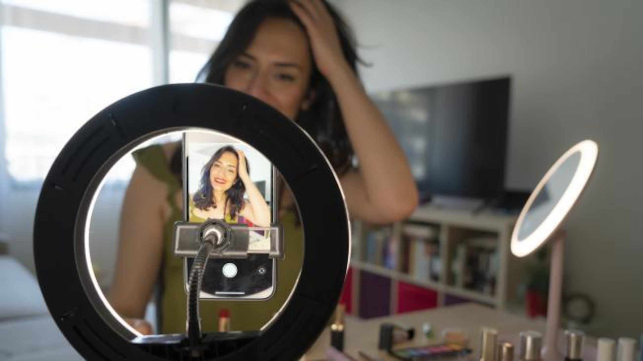 El 41.6% de los encuestados afirmó que la cantidad de “me gusta” o reproducciones es un criterio para determinar la credibilidad.