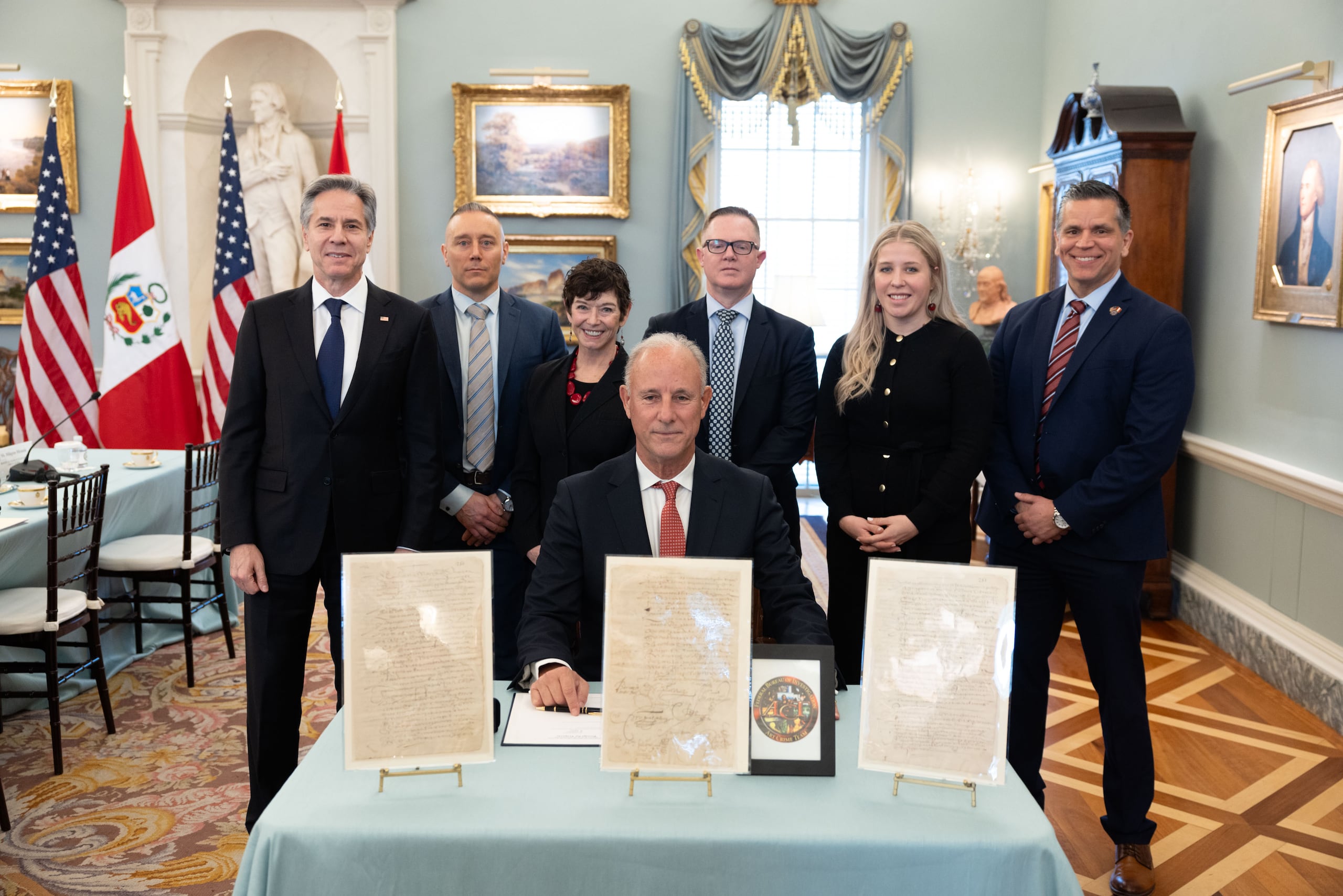 Se trada de un documento del siglo XVI sobre la primera compañía teatral de América, que fue robado hace unos 100 años de los Archivos Nacionales de Perú.