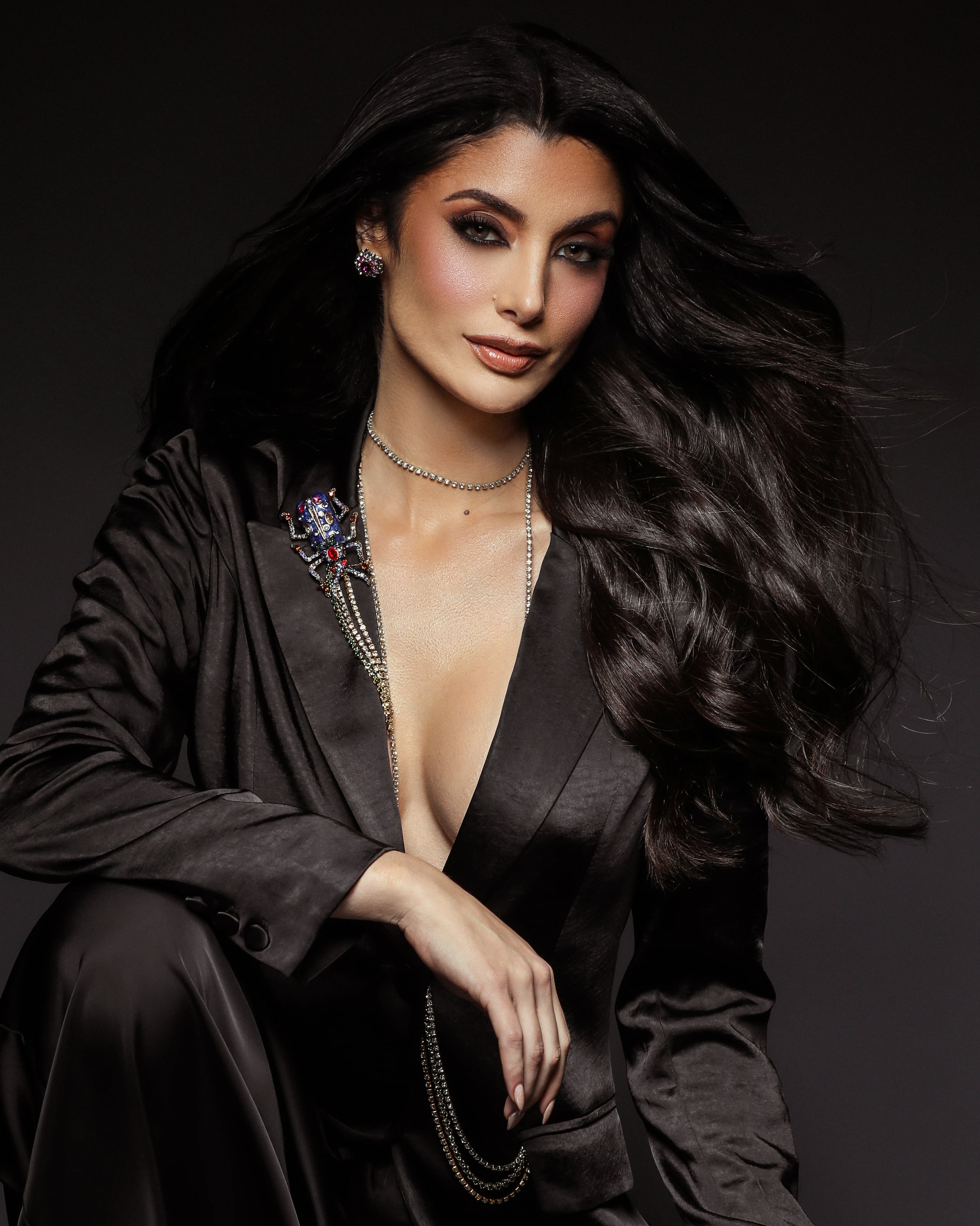 Representó a Lares en Miss Puerto Rico Universe. Tiene 30 años, completó un bachillerato en Administración de Empresas con concentración en Mercadeo. Es instructora certificada del deporte del tenis y propietaria de una escuela de clases de tenis para niños.