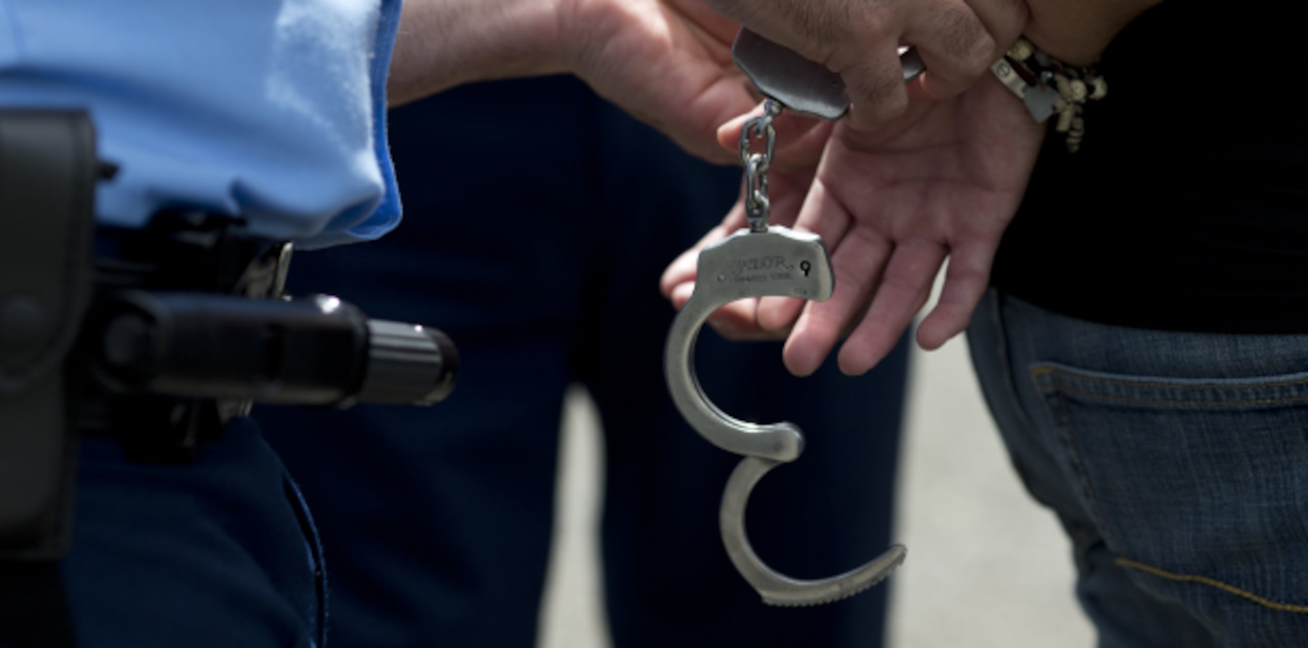 También se diligenció una orden de arresto contra José A. Roldán por Ley de Armas y Narcóticos. (Archivo)