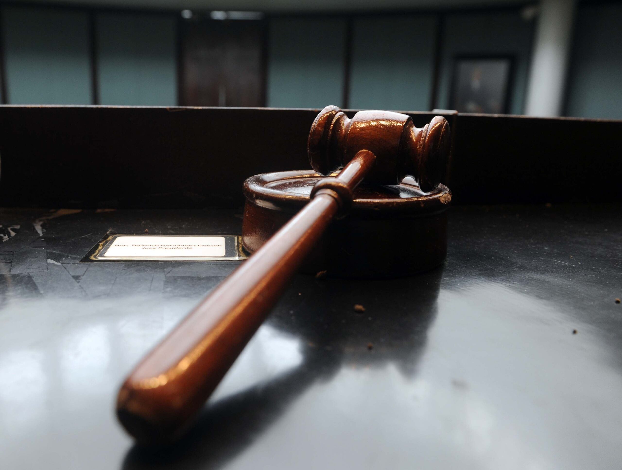 Al ser arrestado, Valdés Ayala le dijo a los agentes federales que aunque cumpliera 50 años de cárcel, continuará sometiendo peticiones de quiebra fraudulentas a favor de padres encarcelados por falta de pago de pensión una vez salga de prisión. (GFR Medi