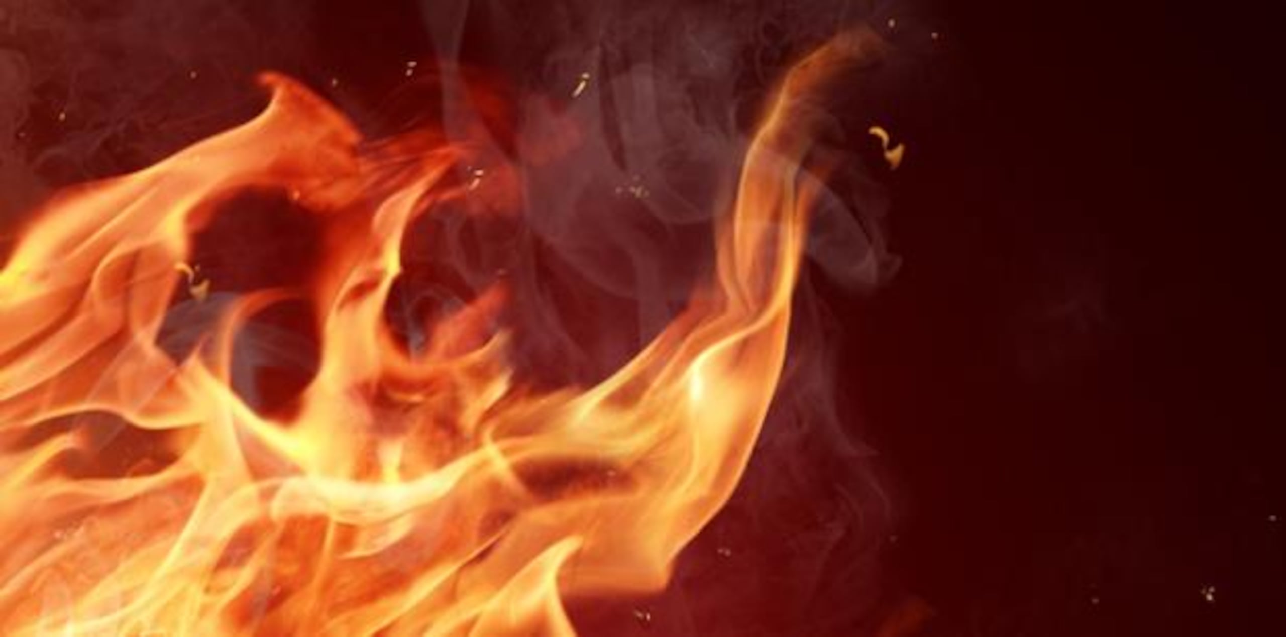 Los bomberos extinguieron el fuego en su totalidad. (archivo)