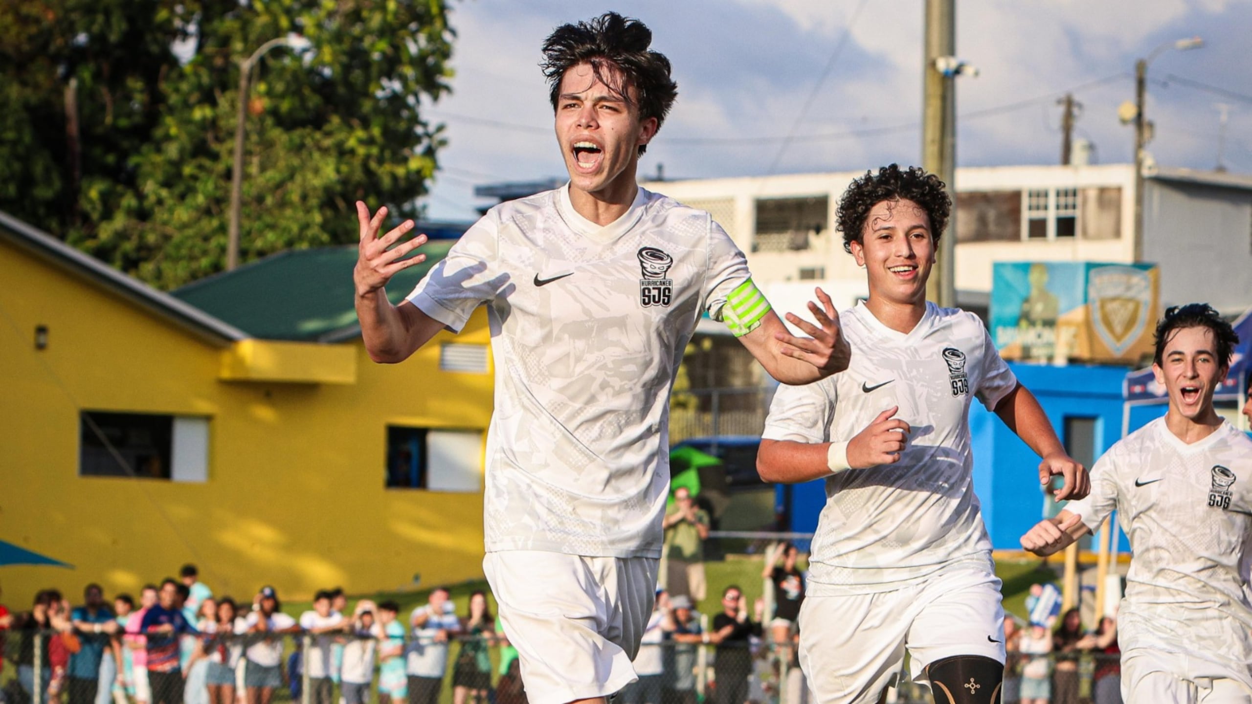 El el campeón defensor Saint John’s School está en el "Sweet 16".